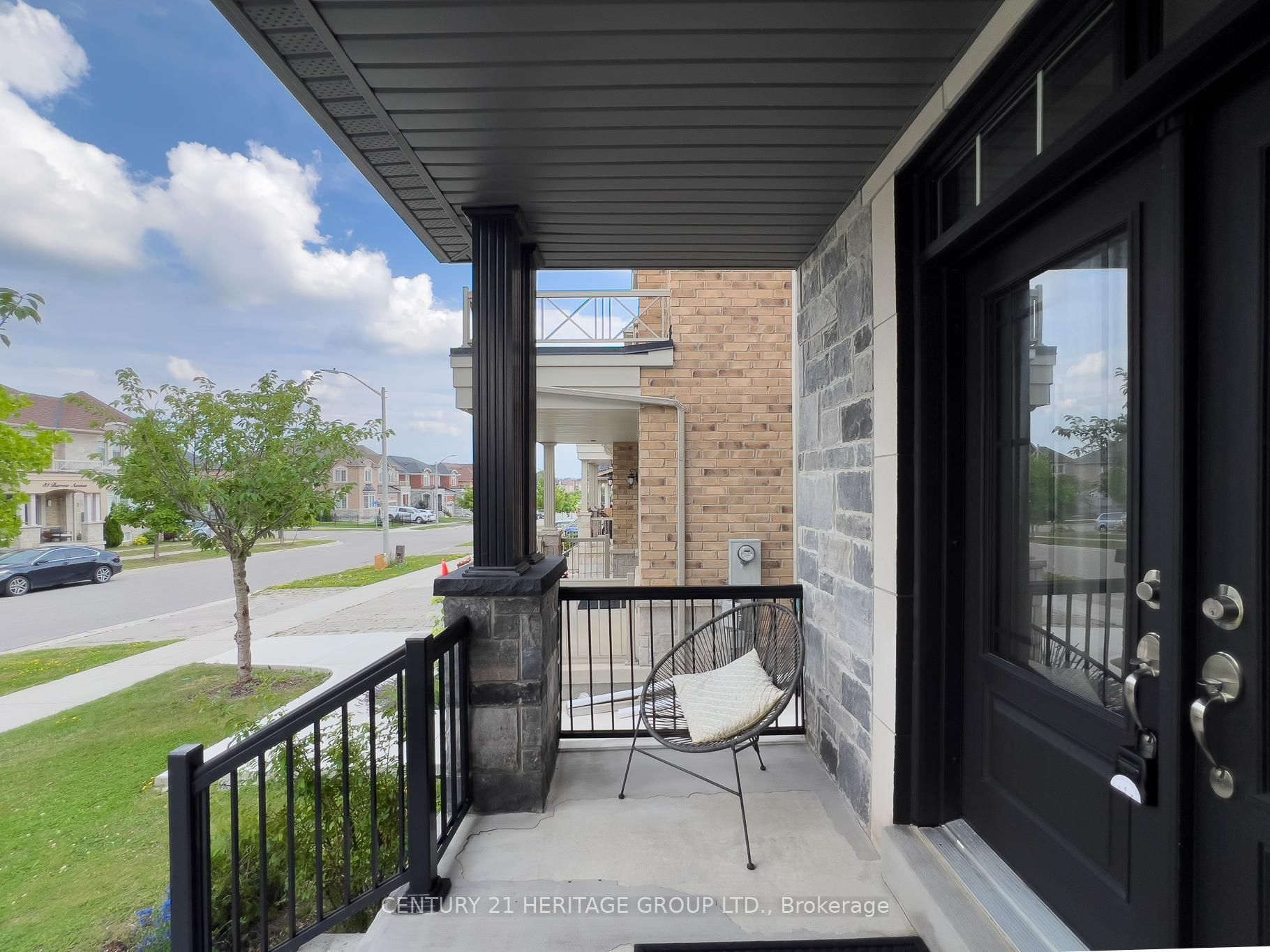 20 Barrow Avenue, Bradford West Gwillimbury, ON L3Z 0W1 photo 4