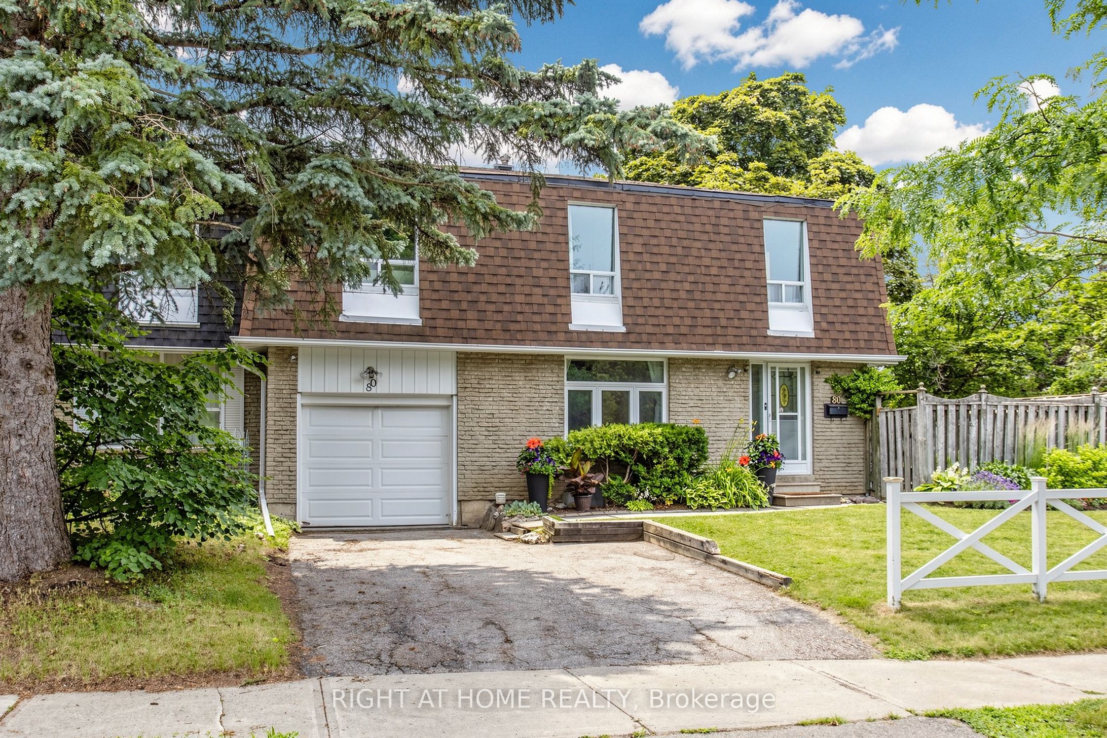 80 Lillooet Crescent, Richmond Hill, ON L4C 5A7 photo 2