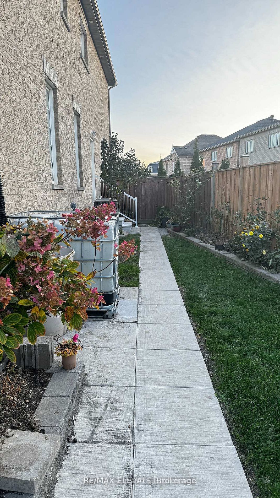 64 Gooseman Crescent Bsmt, Markham, ON L6B 0S4 photo 2
