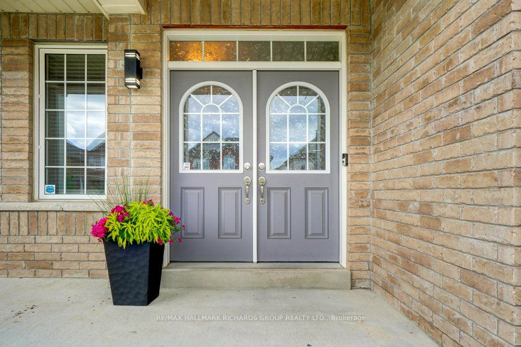 81 John Link Avenue, Georgina, ON L0E 1R9 photo 2