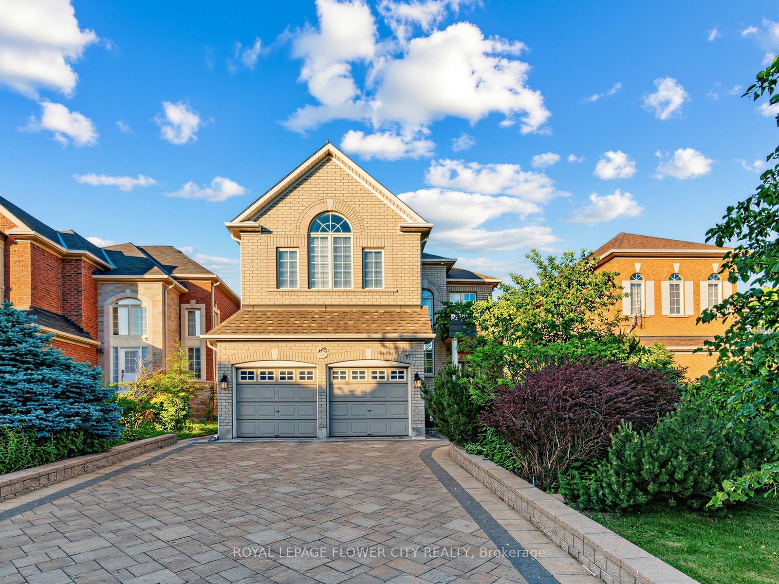 9 Arden Valley Street, Richmond Hill, ON L4E 4J3 photo 2
