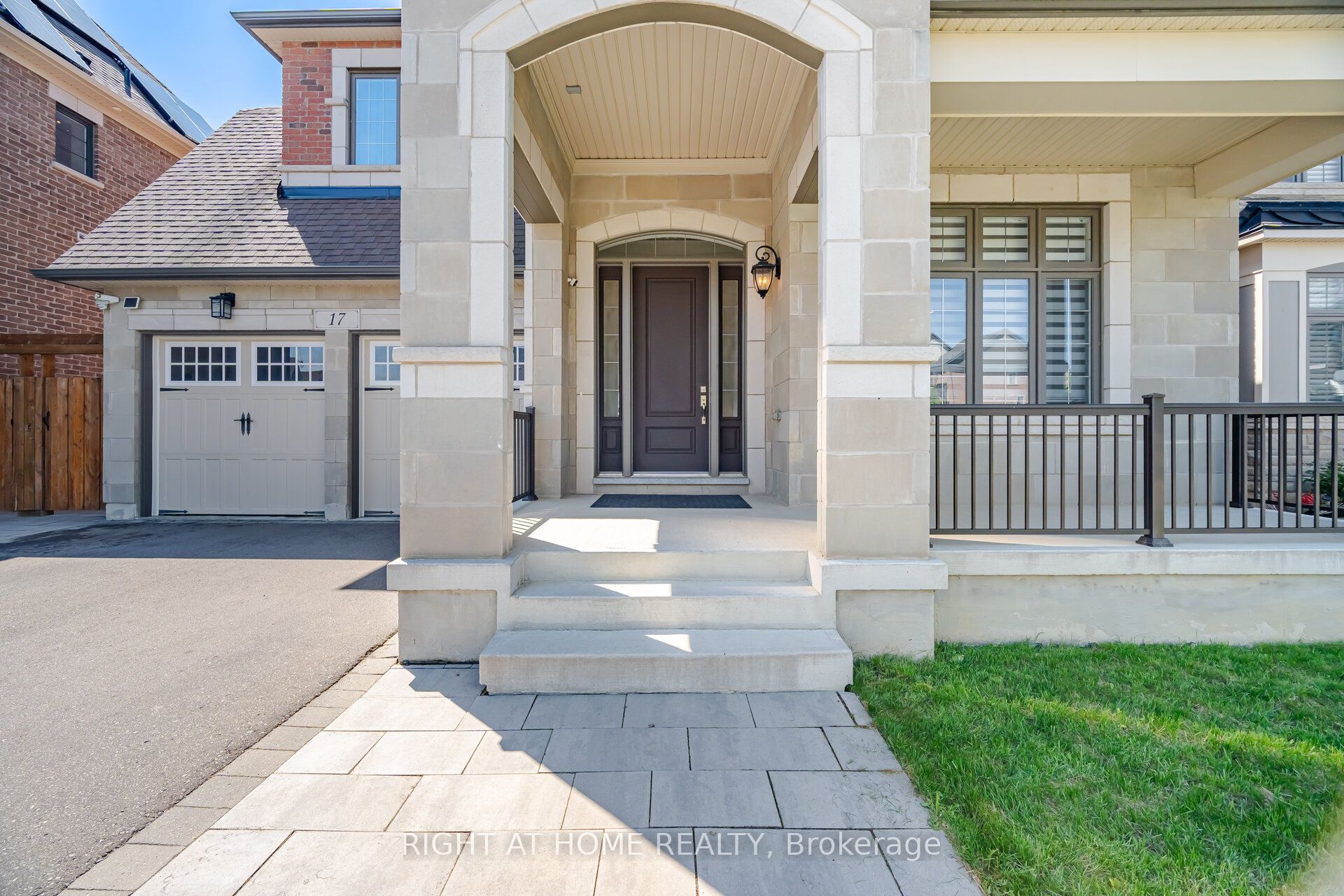 17 Lacrosse Trail, Vaughan, ON L4H 4S7 photo 2