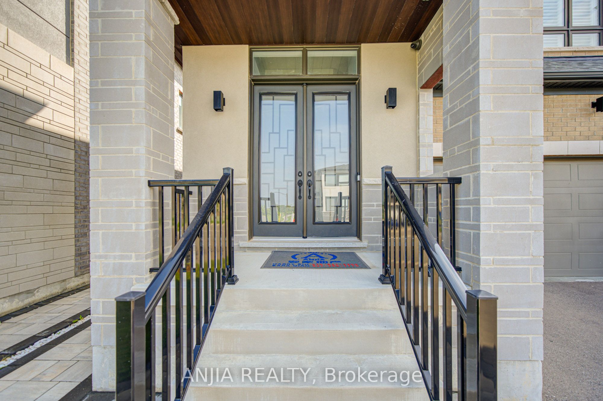 63 Suttonrail Way, Whitchurch-Stouffville, ON L4A 0E4 photo 3