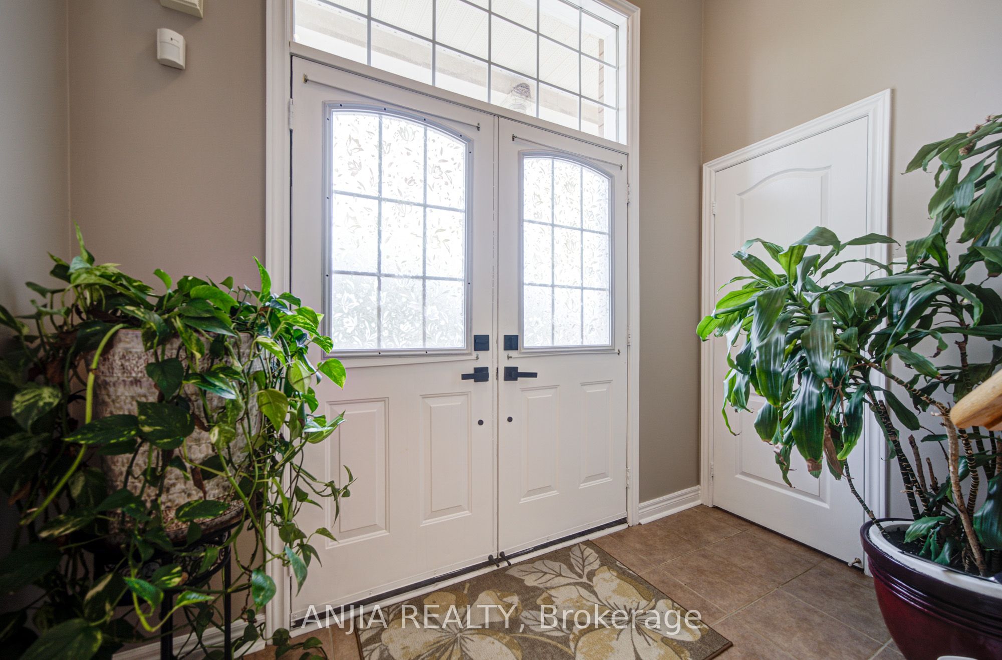 43 Manley Avenue, Whitchurch-Stouffville, ON L4A 0C5 photo 3