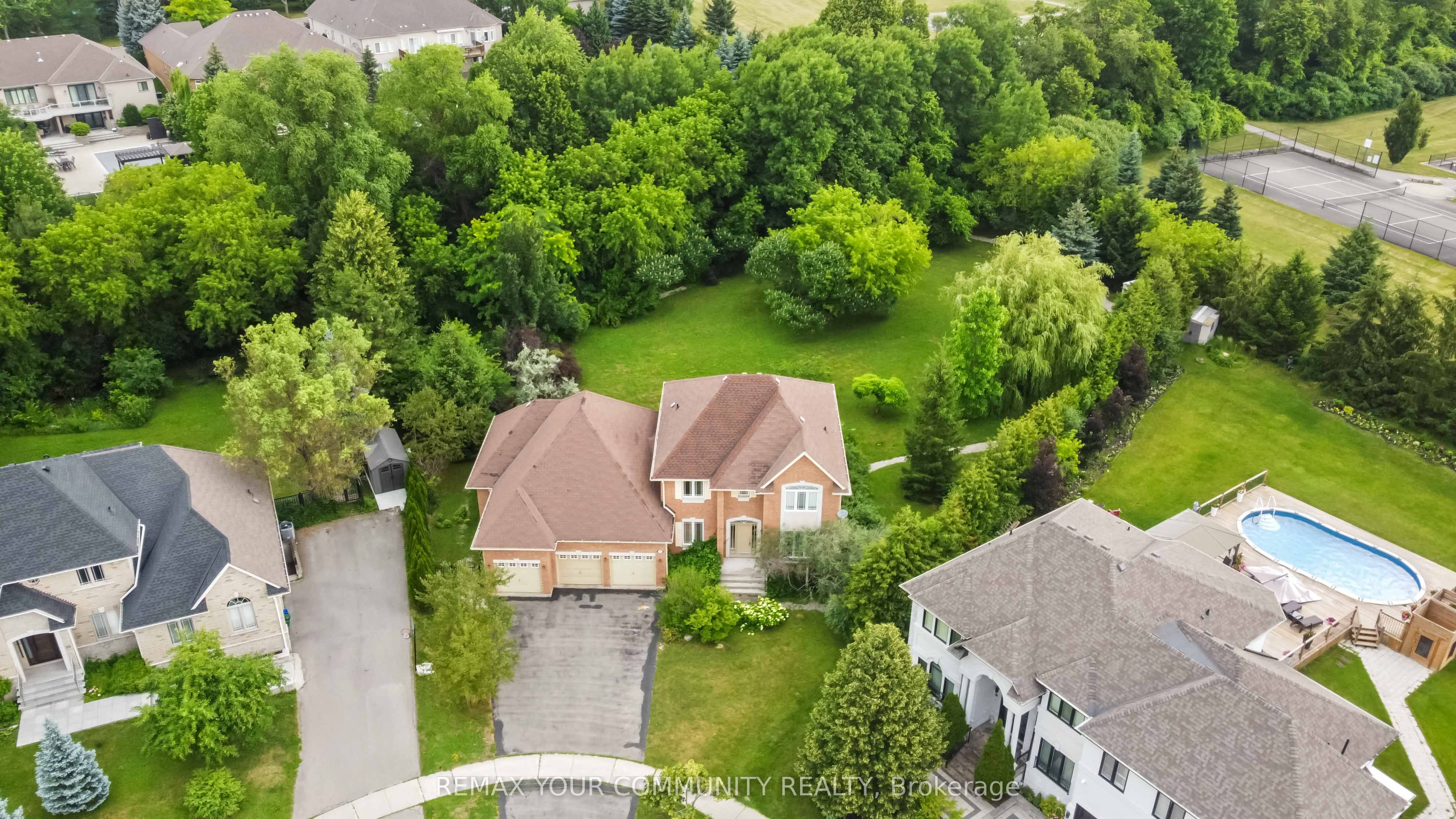 40 Hunterwood Chase, Vaughan, ON L6A 3R9 photo 2