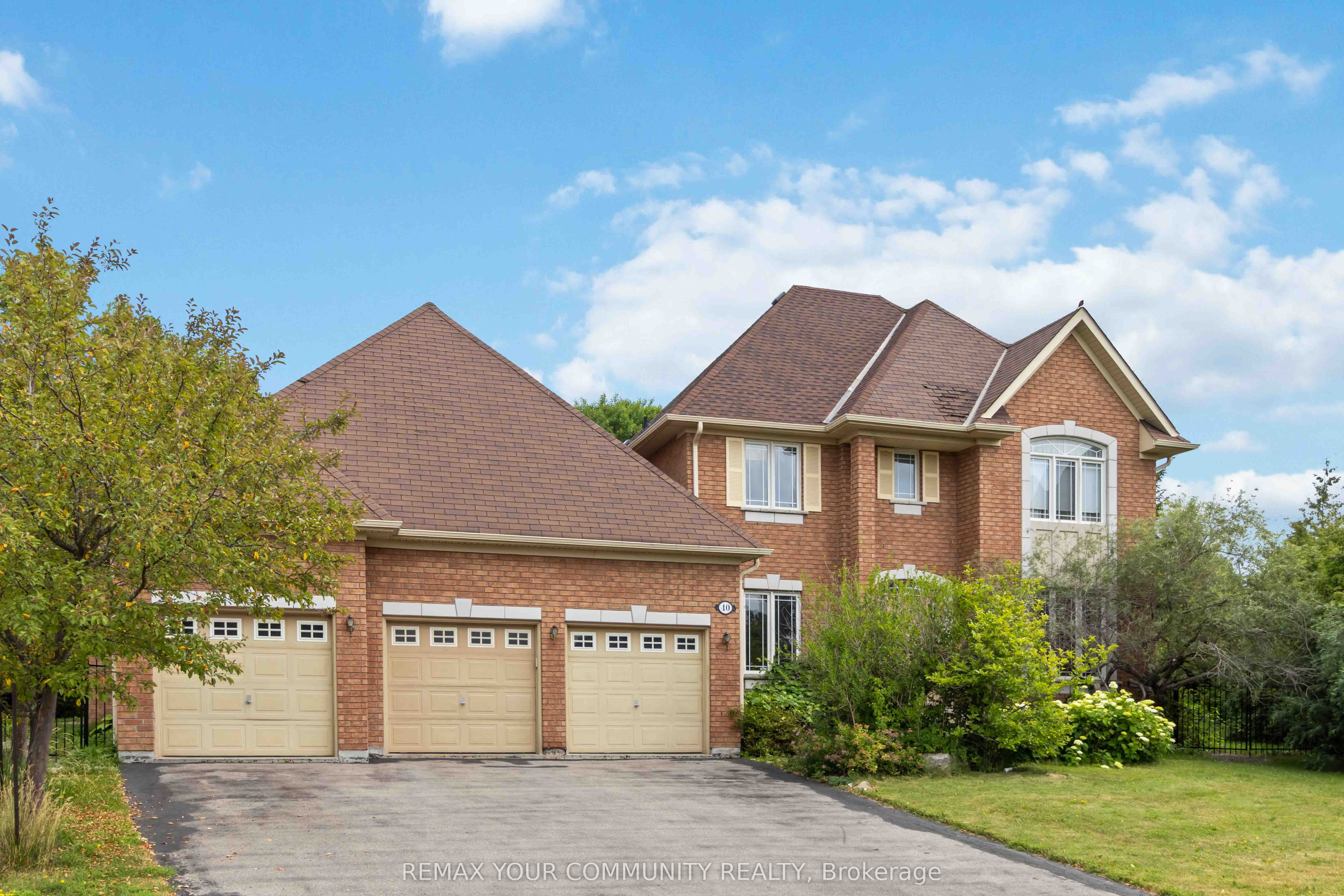 40 Hunterwood Chase, Vaughan, ON L6A 3R9 photo 3