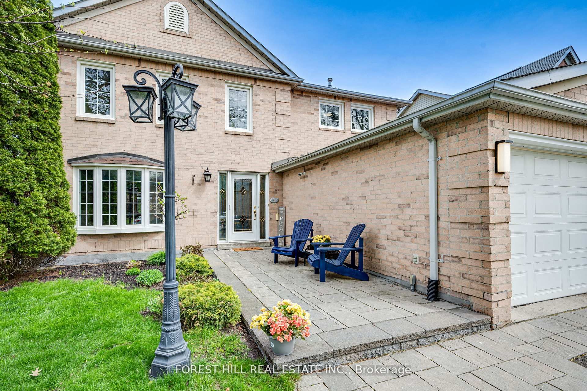 4 Milgate Place, Aurora, ON L4G 5R2 photo 2