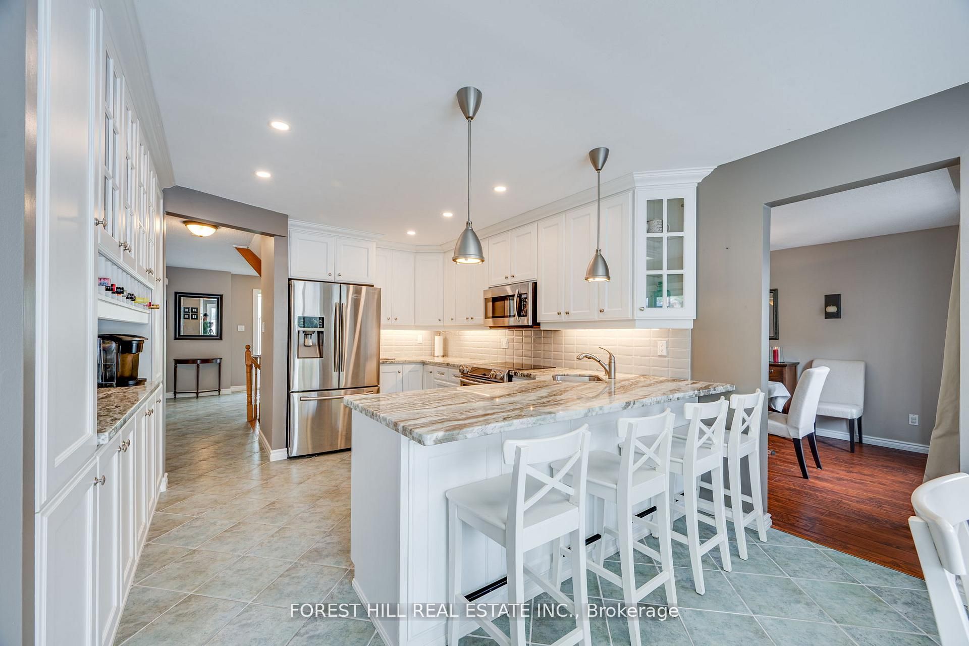 4 Milgate Place, Aurora, ON L4G 5R2 photo 4