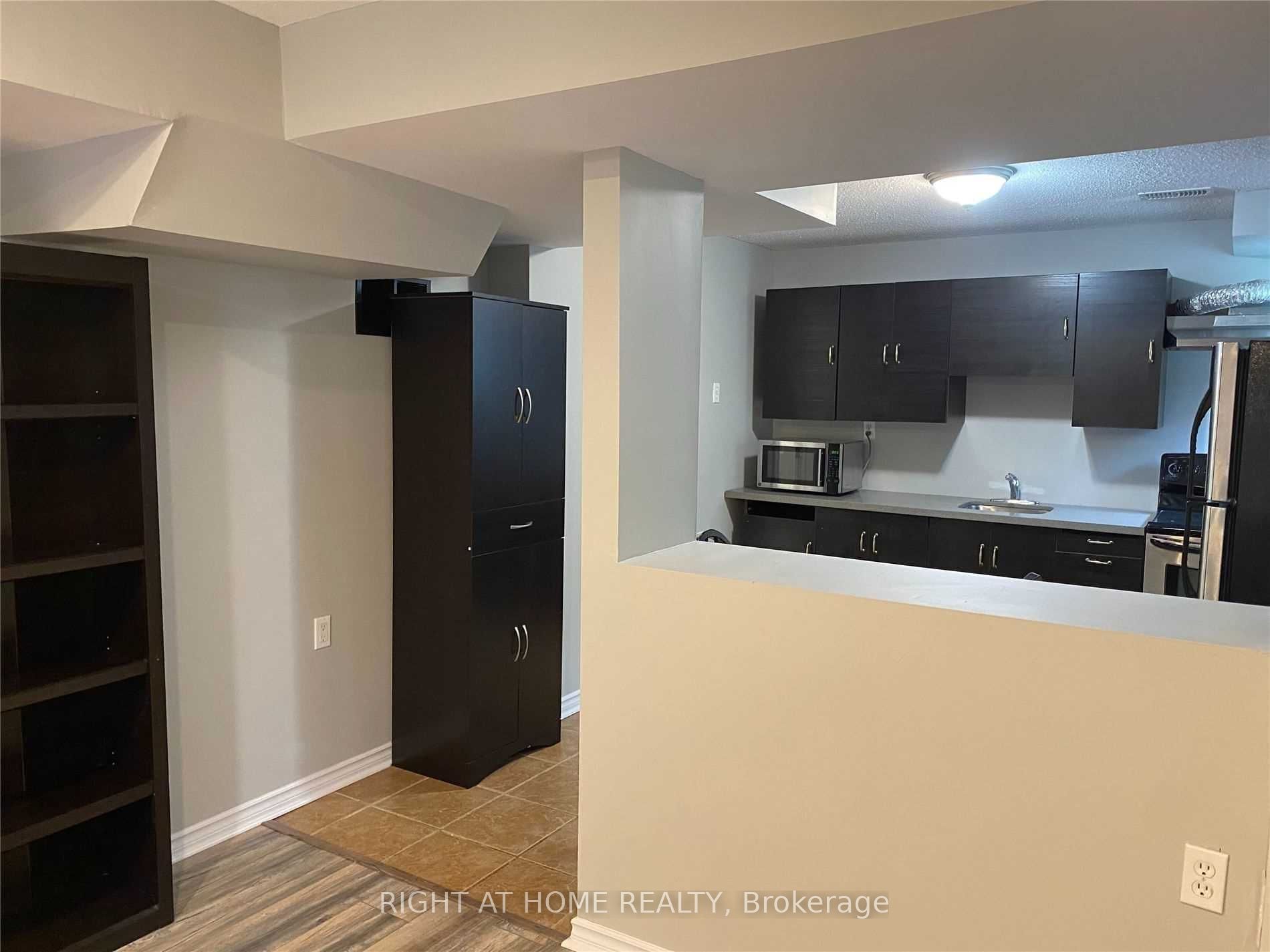 223 Woodspring Avenue Bsmt, Newmarket, ON L3X 3J4 photo 4