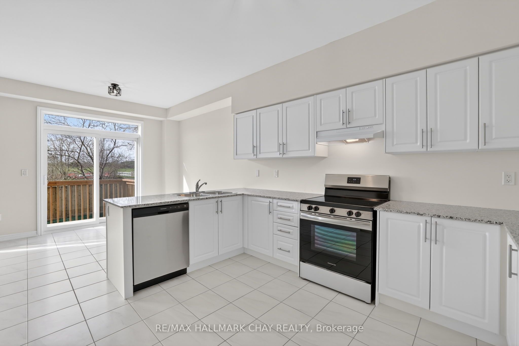 119 Cliff Thompson Court, Georgina, ON L0E 1R0 photo 5