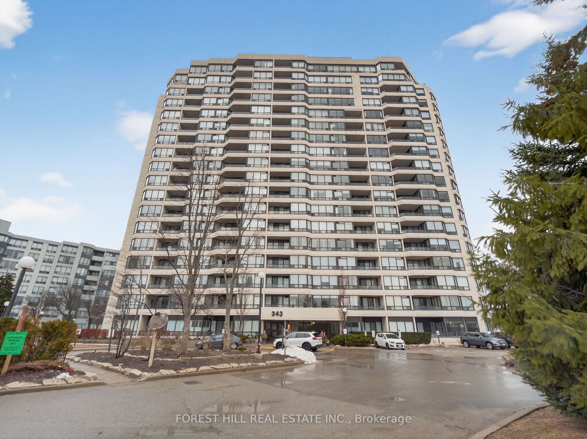 343 Clark Avenue W 203, Vaughan, ON L4J 7K5 photo 2