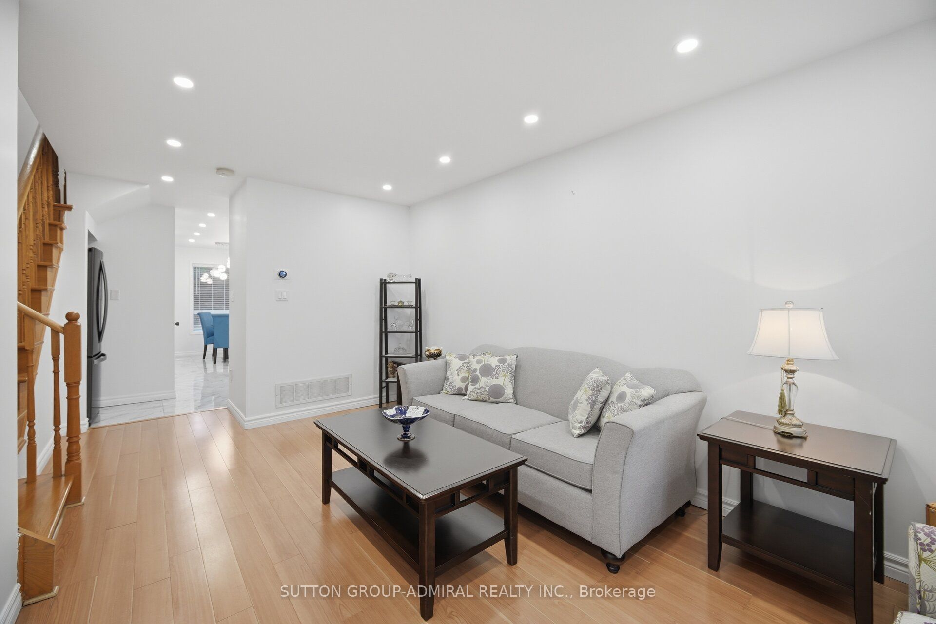 190 Bantry Avenue, Richmond Hill, ON L4B 4T6 photo 2