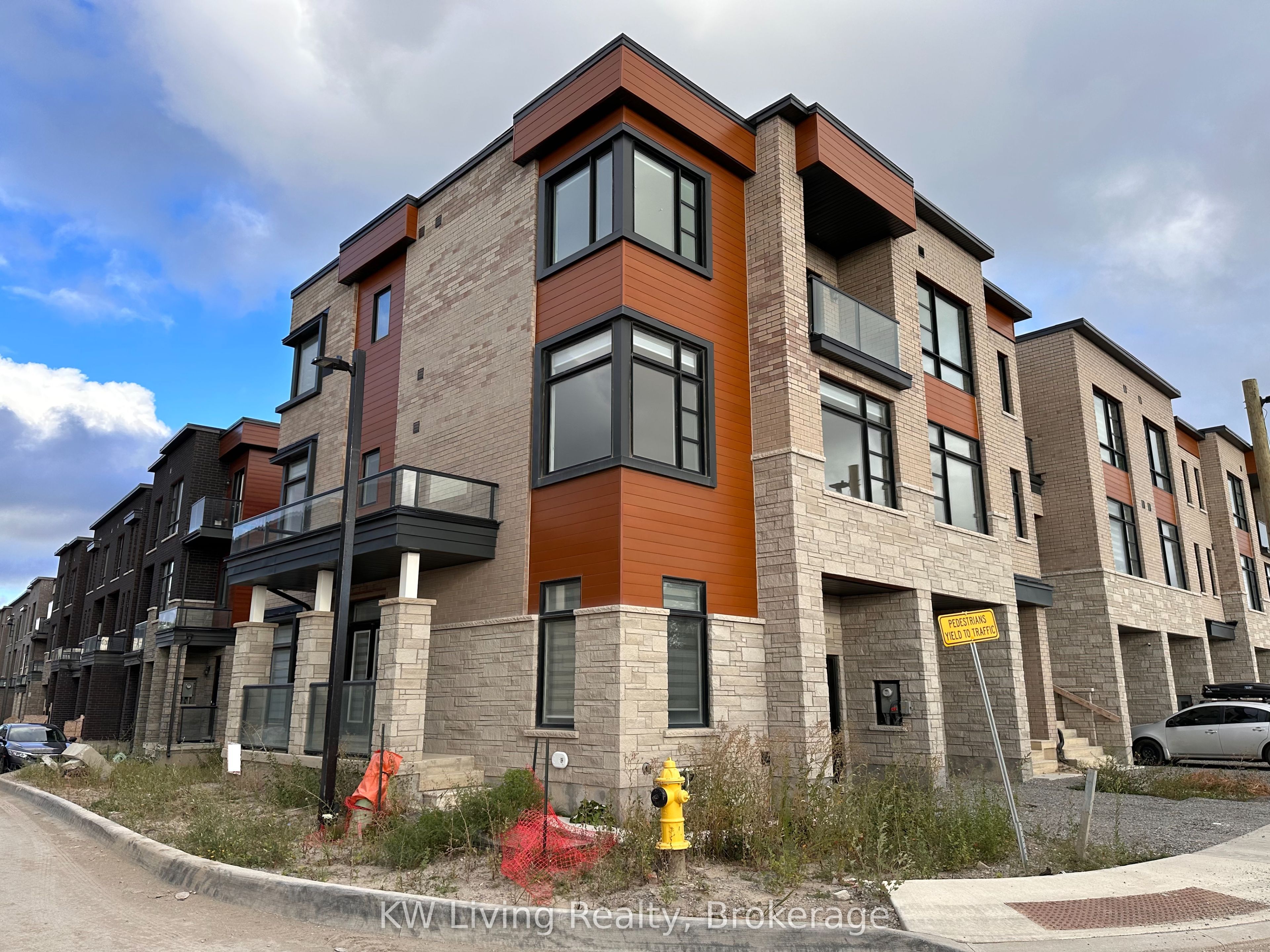 118 Wascana Road, Vaughan, ON L4H 5G9
