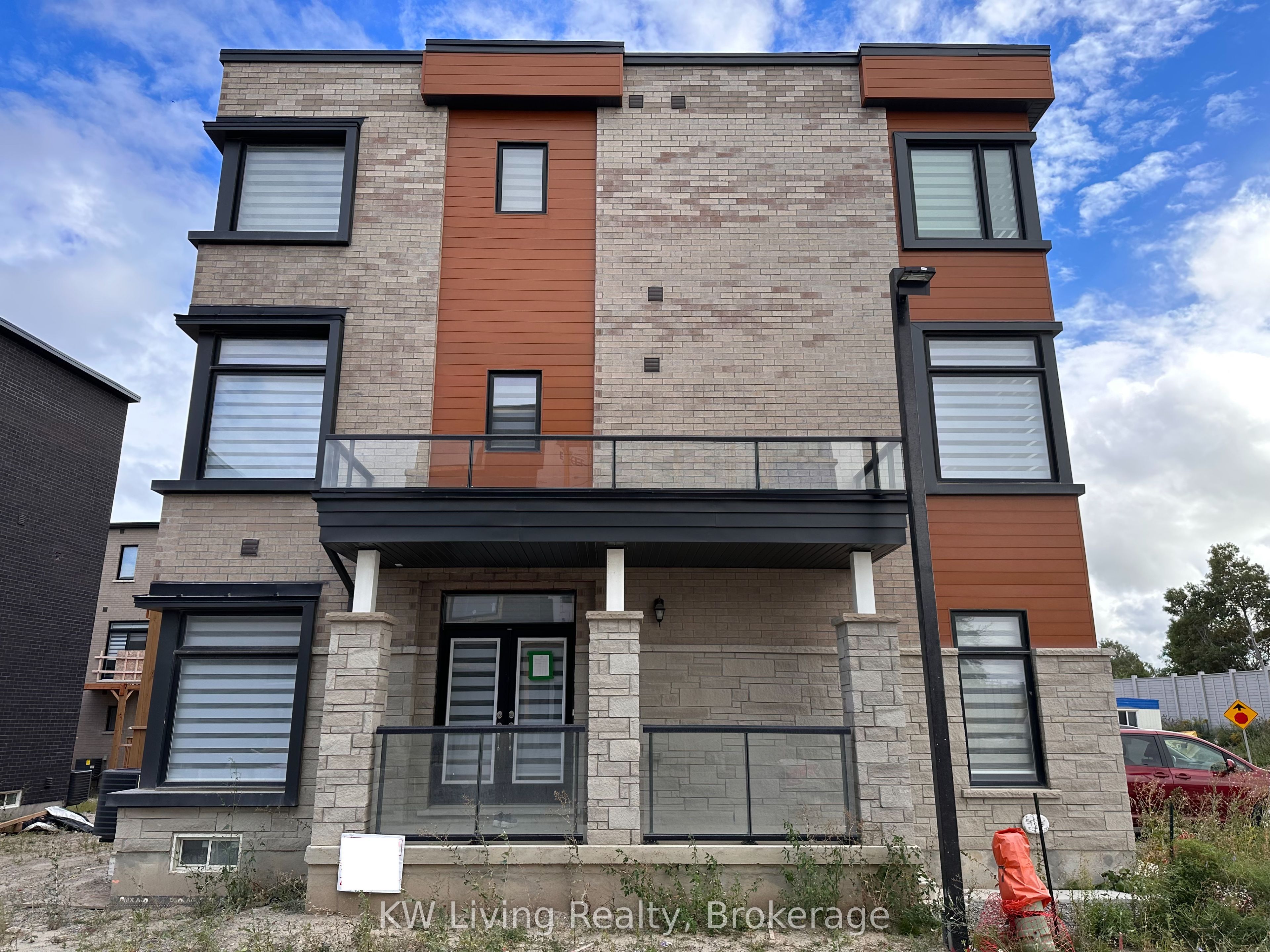 118 Wascana Road, Vaughan, ON L4H 5G9 photo 3