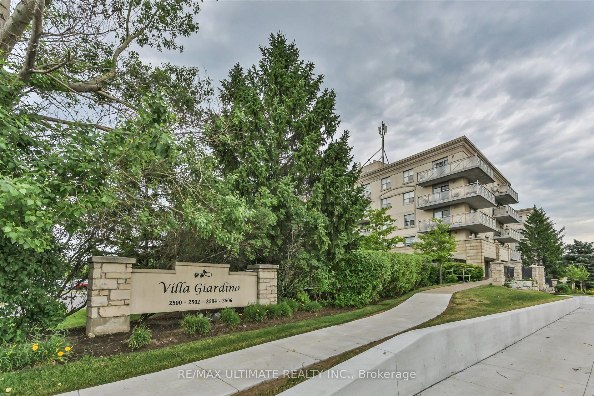 2500 Rutherford Road 307, Vaughan, ON L4K 5N7 photo 2