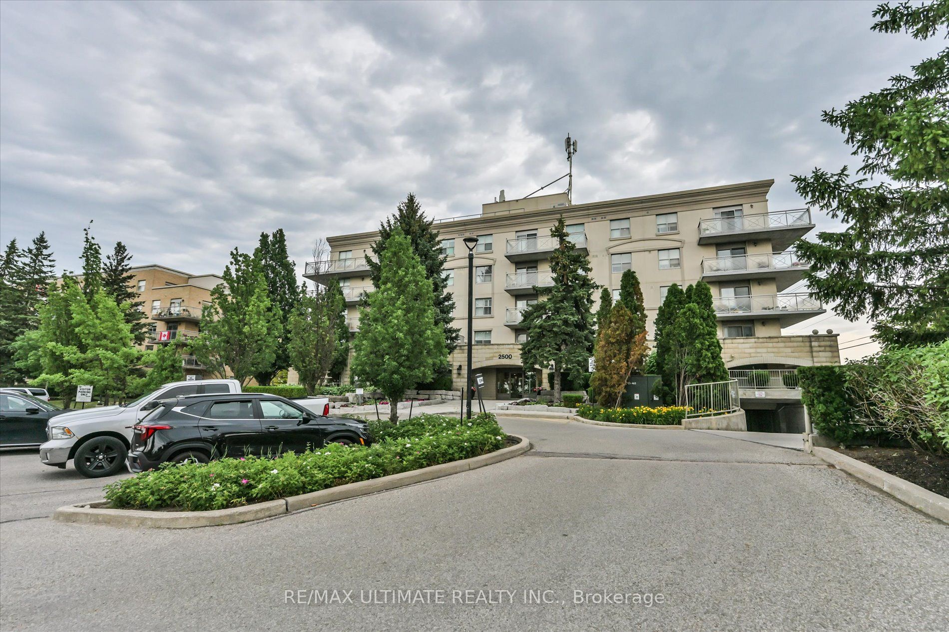 2500 Rutherford Road 307, Vaughan, ON L4K 5N7 photo 3