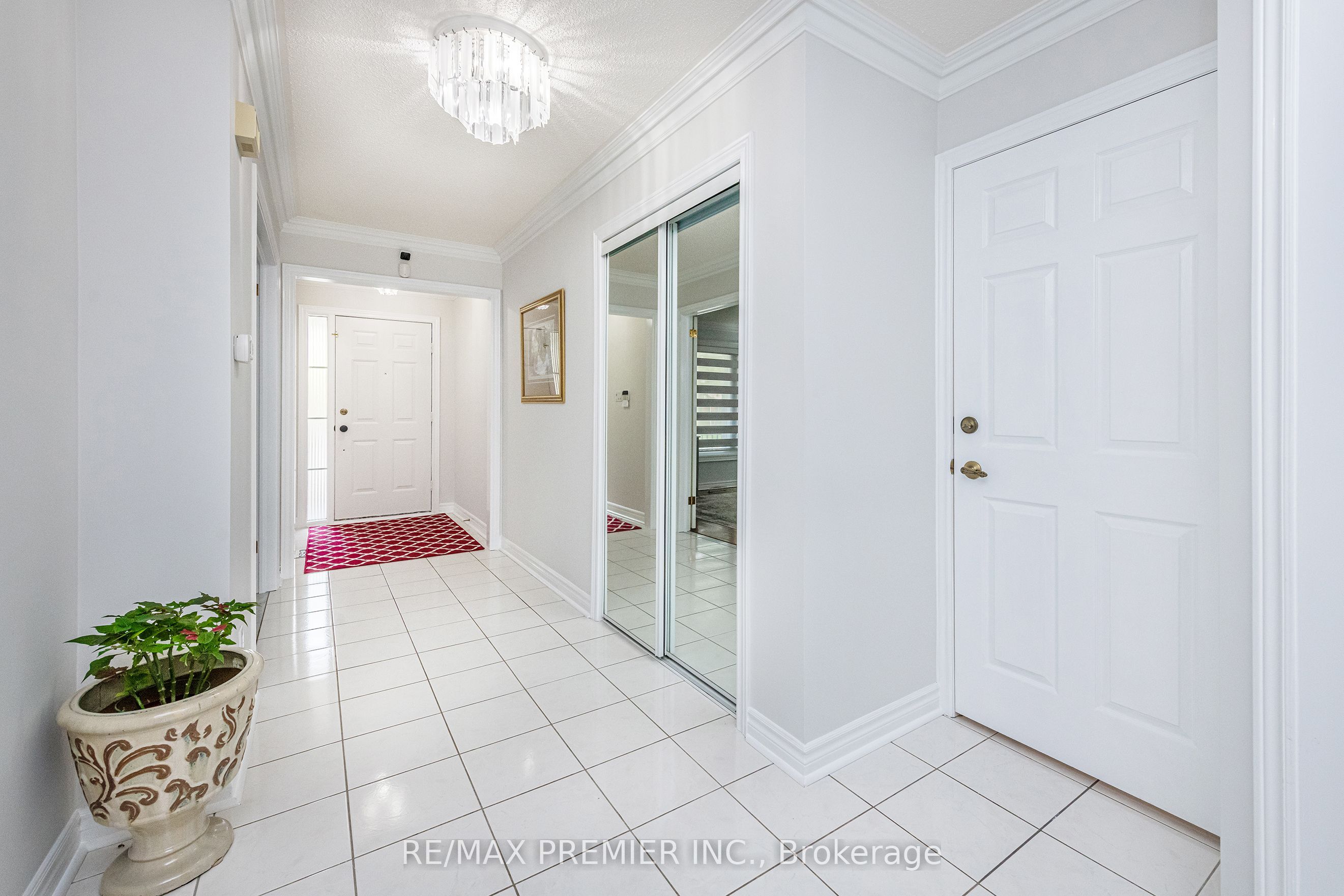 175 Medallion Boulevard, Vaughan, ON L4L 8R7 photo 5