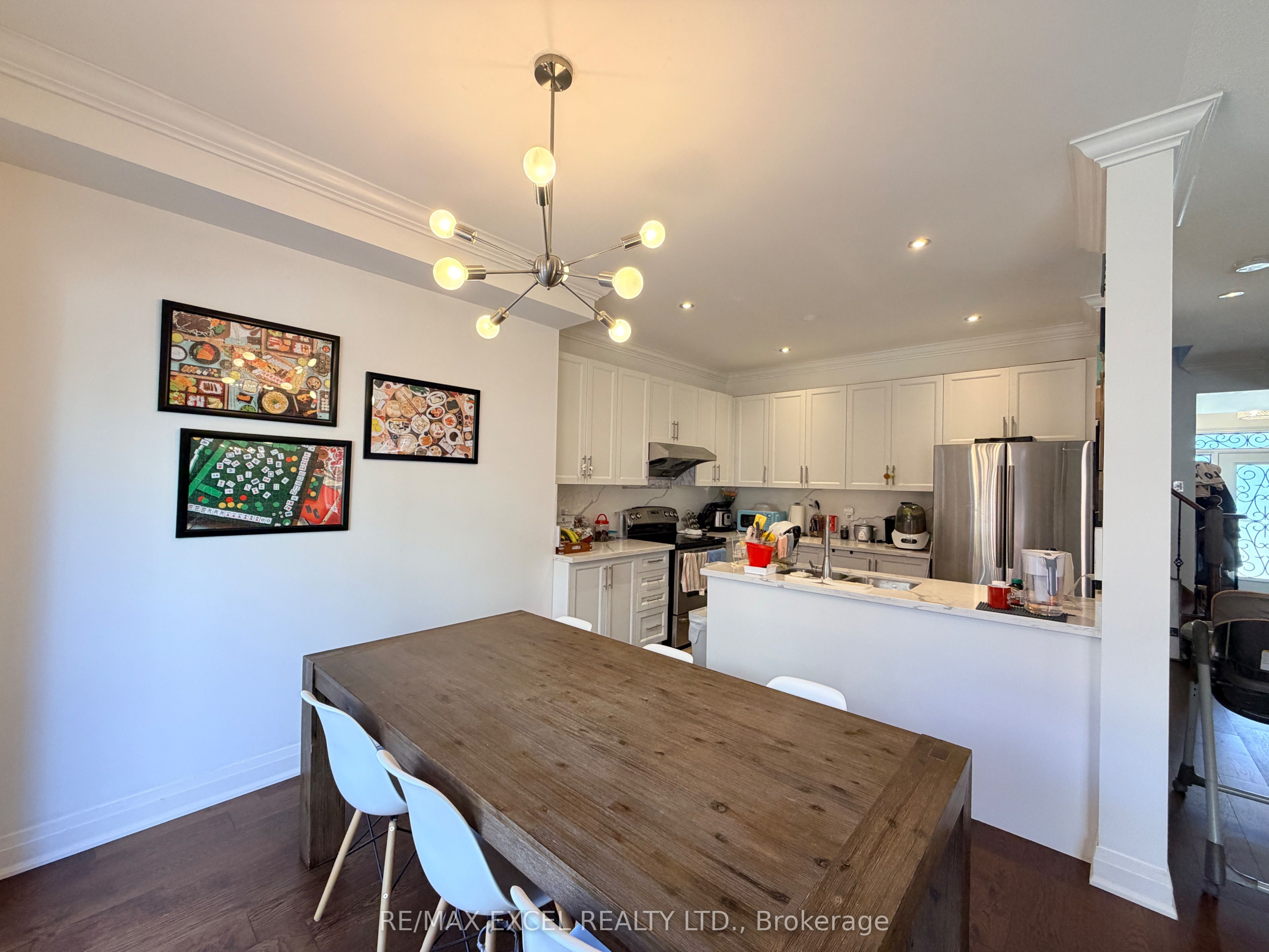 130 Laurendale Avenue, Georgina, ON L4P 0C4 photo 2