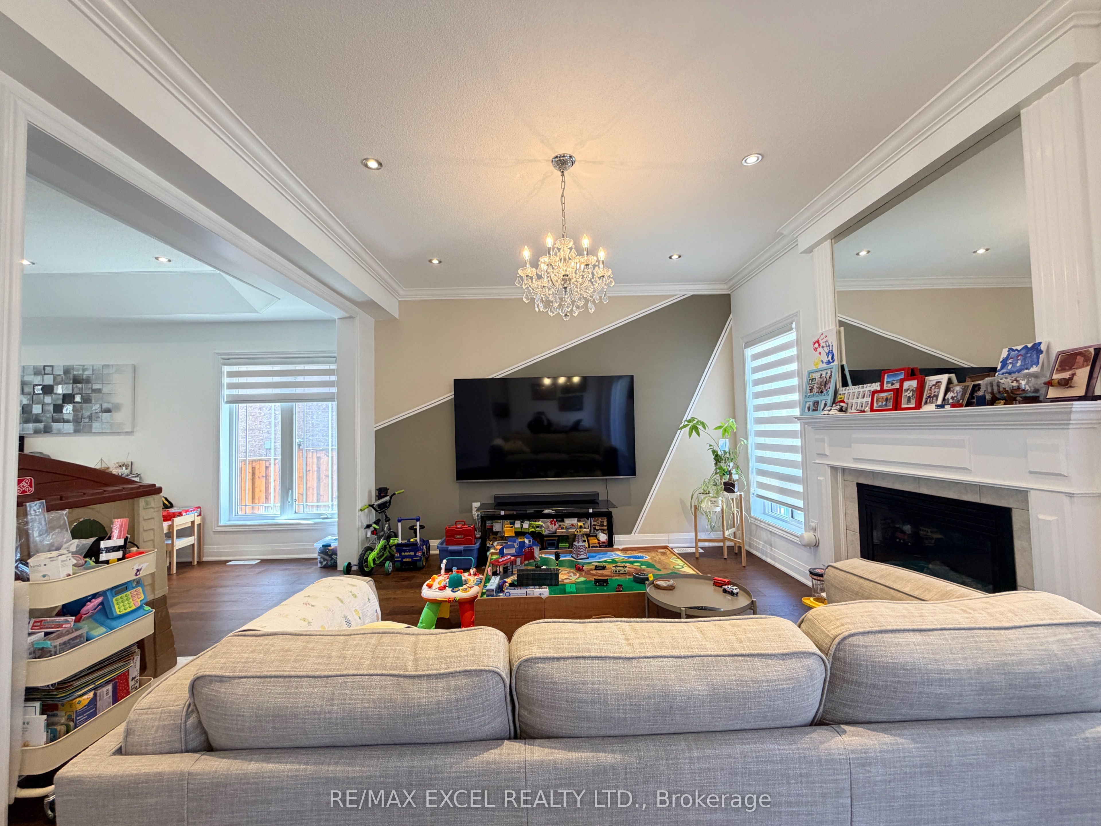 130 Laurendale Avenue, Georgina, ON L4P 0C4 photo 4