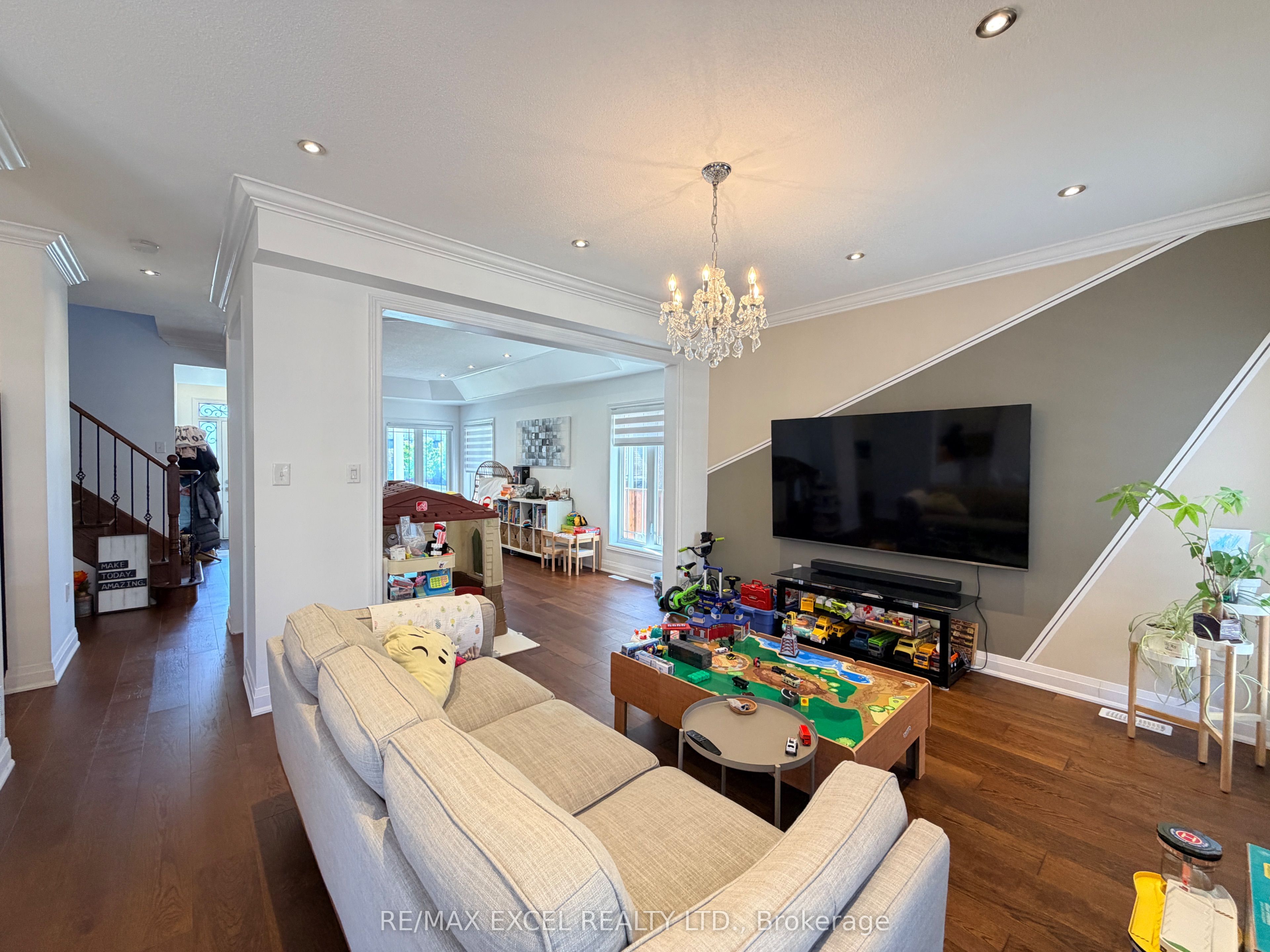 130 Laurendale Avenue, Georgina, ON L4P 0C4 photo 5