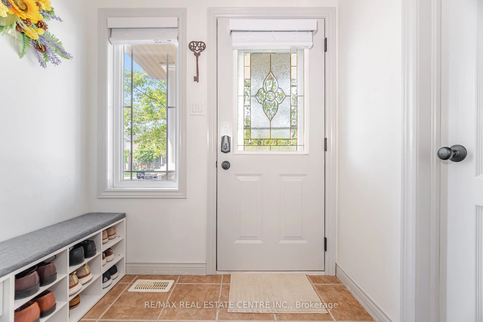 39 Stoneham Street, New Tecumseth, ON L9R 2E6 photo 4