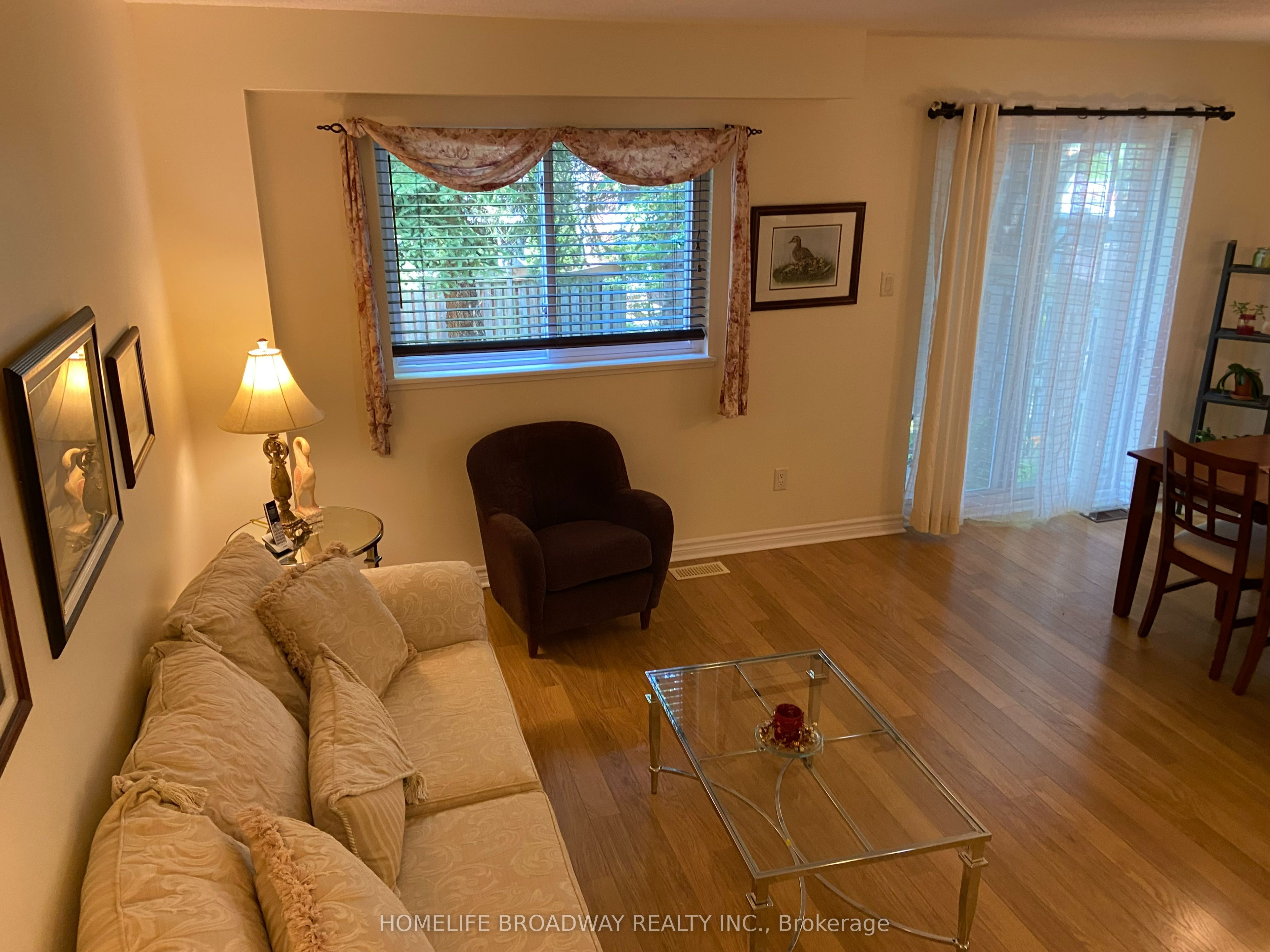 517 Jack Giles Circle 26, Newmarket, ON L3X 1X8 photo 2