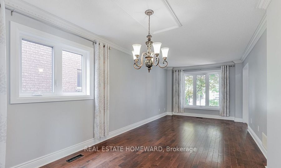 822 Firth Court Main2nd, Newmarket, ON L3Y 8H7 photo 4