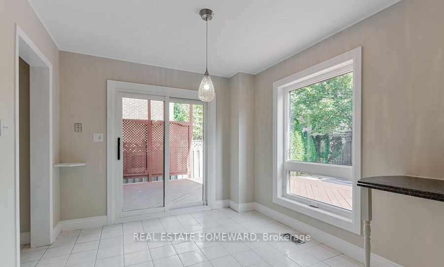 822 Firth Court Main2nd, Newmarket, ON L3Y 8H7 photo 5