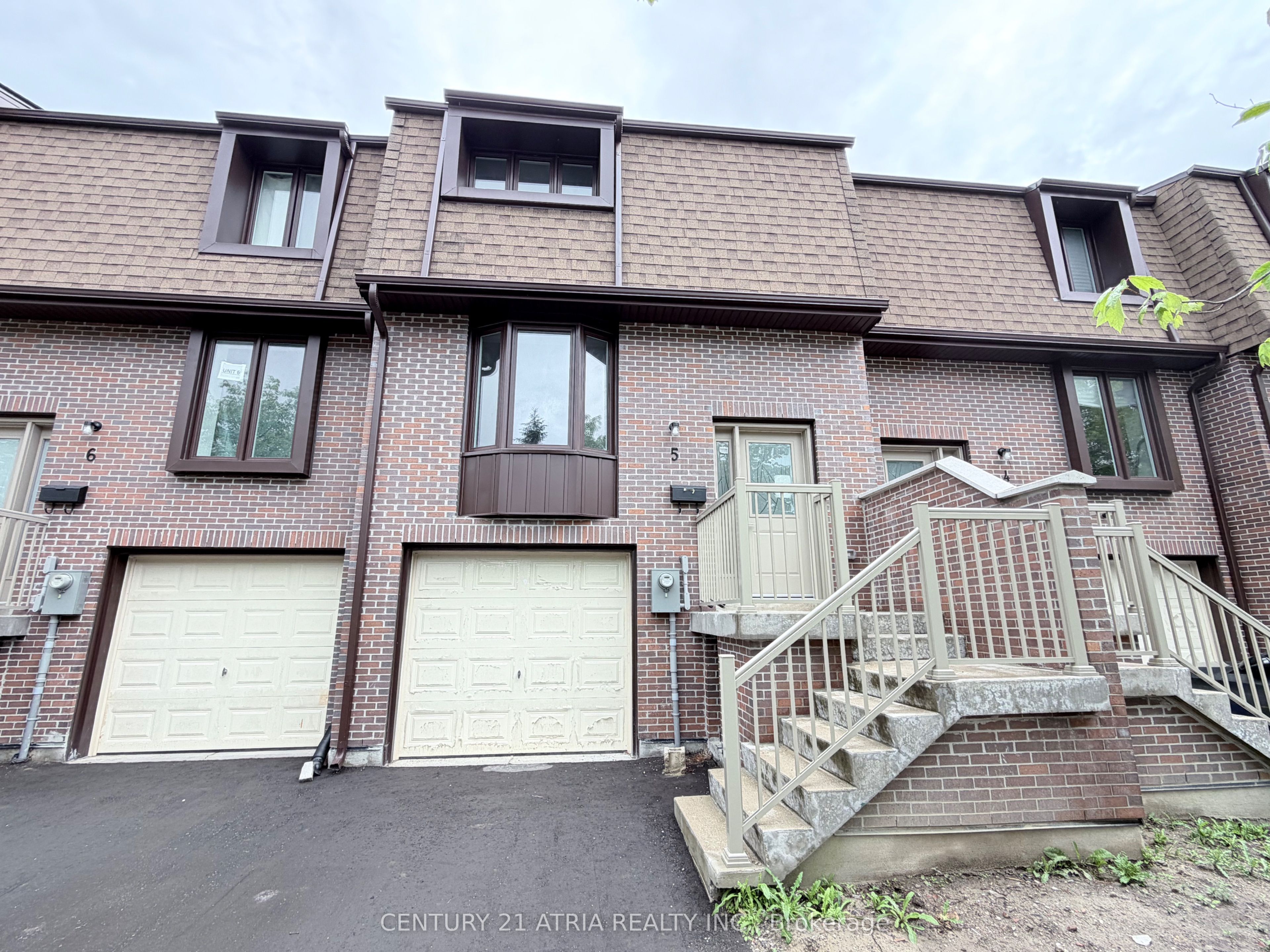 11 Plaisance Road 5, Richmond Hill, ON L4C 5H1