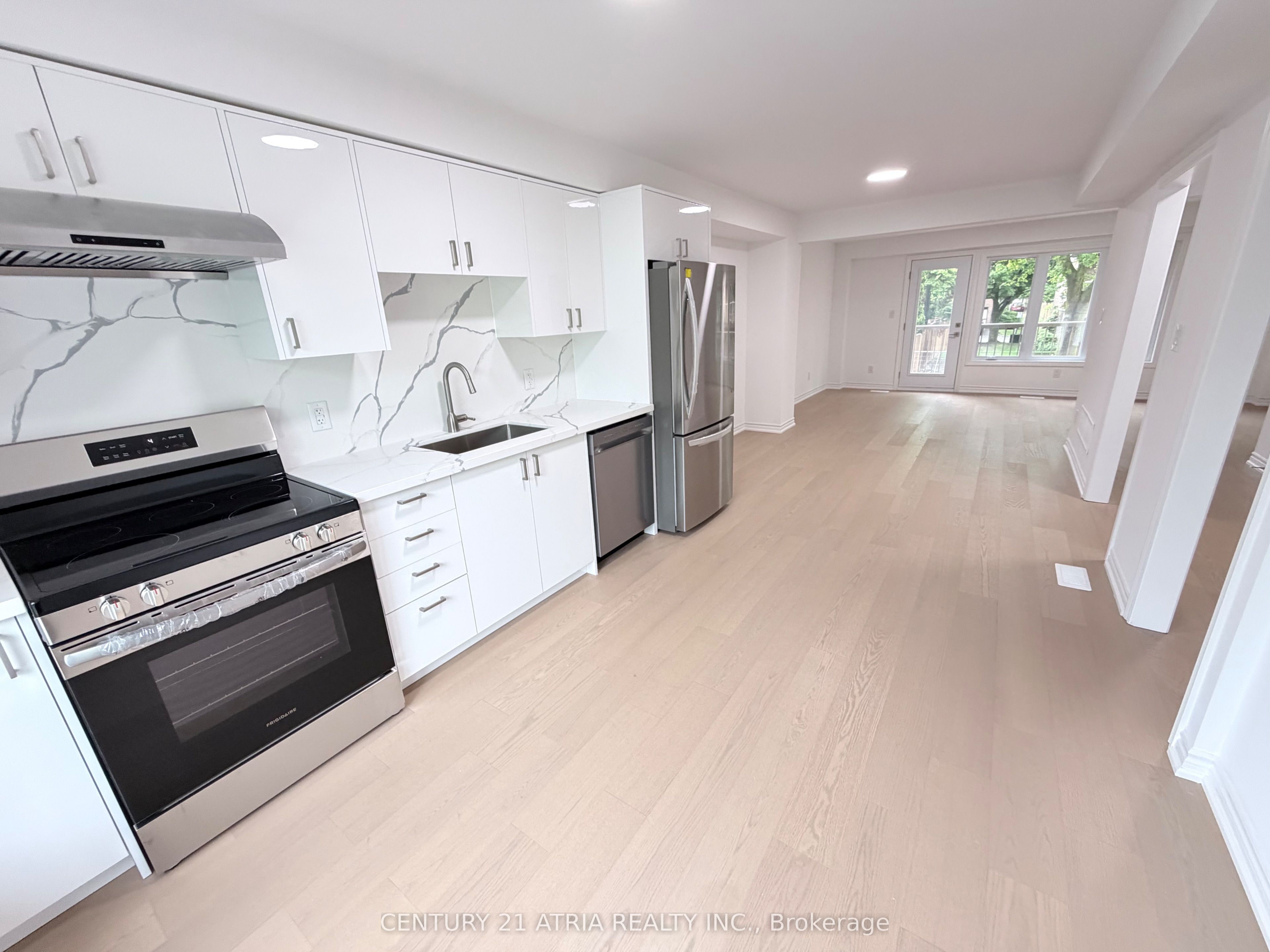 11 Plaisance Road 5, Richmond Hill, ON L4C 5H1 photo 2