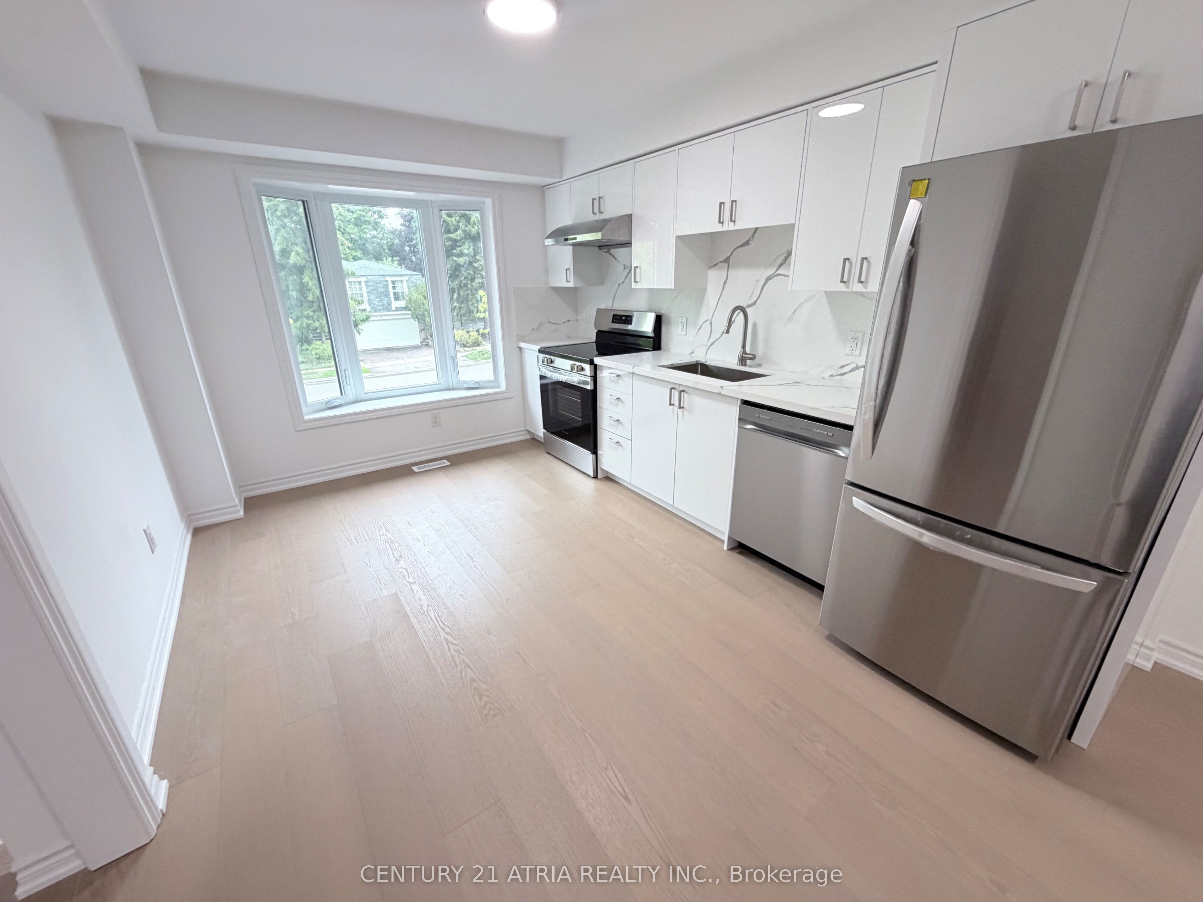 11 Plaisance Road 5, Richmond Hill, ON L4C 5H1 photo 3