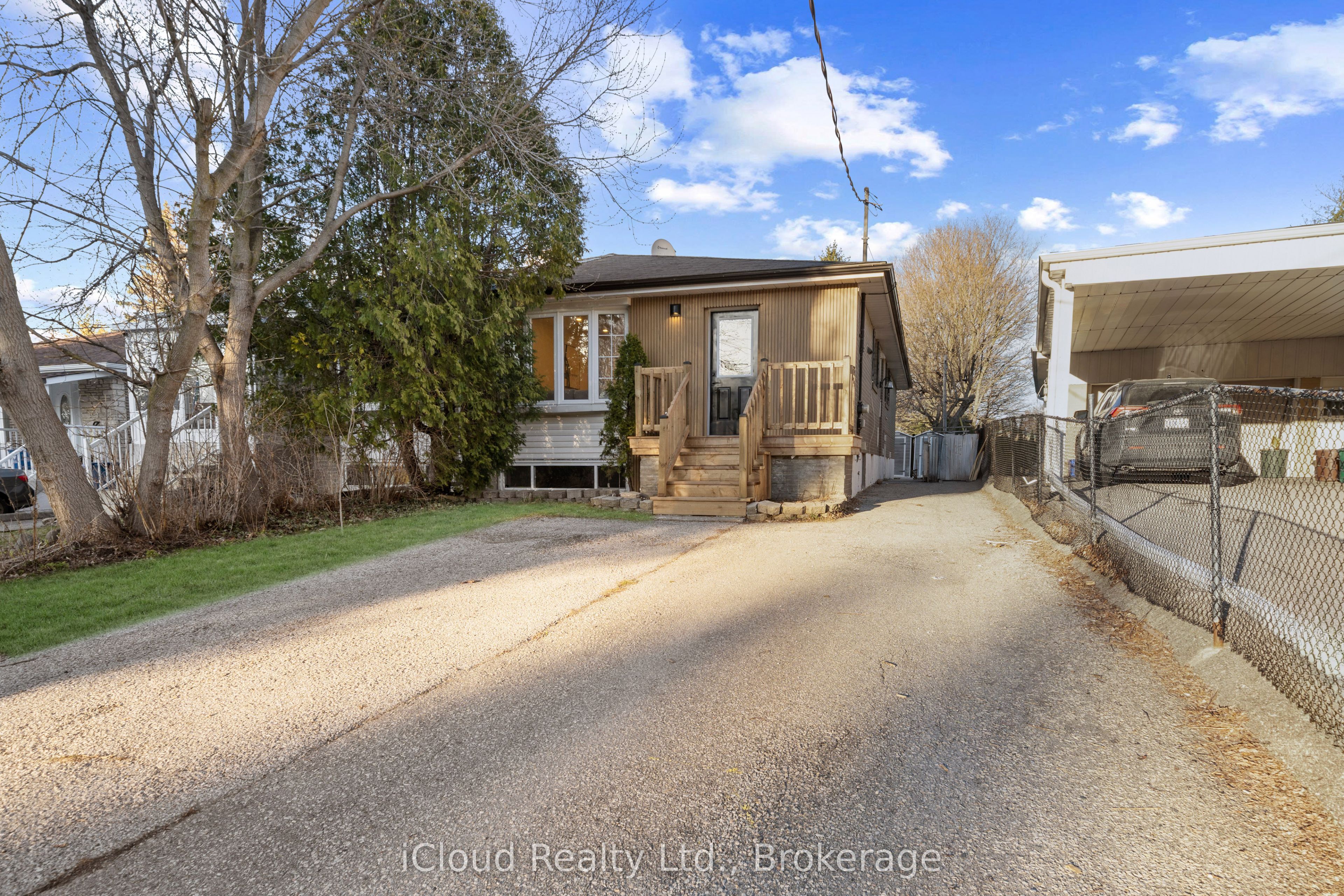 107 Bayview Parkway, Newmarket, ON L3Y 3W2 photo 2