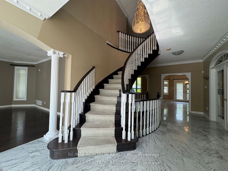 21 Goldring Crescent, Markham, ON L6C 1Y6 photo 3