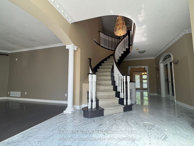 21 Goldring Crescent, Markham, ON L6C 1Y6 photo 4