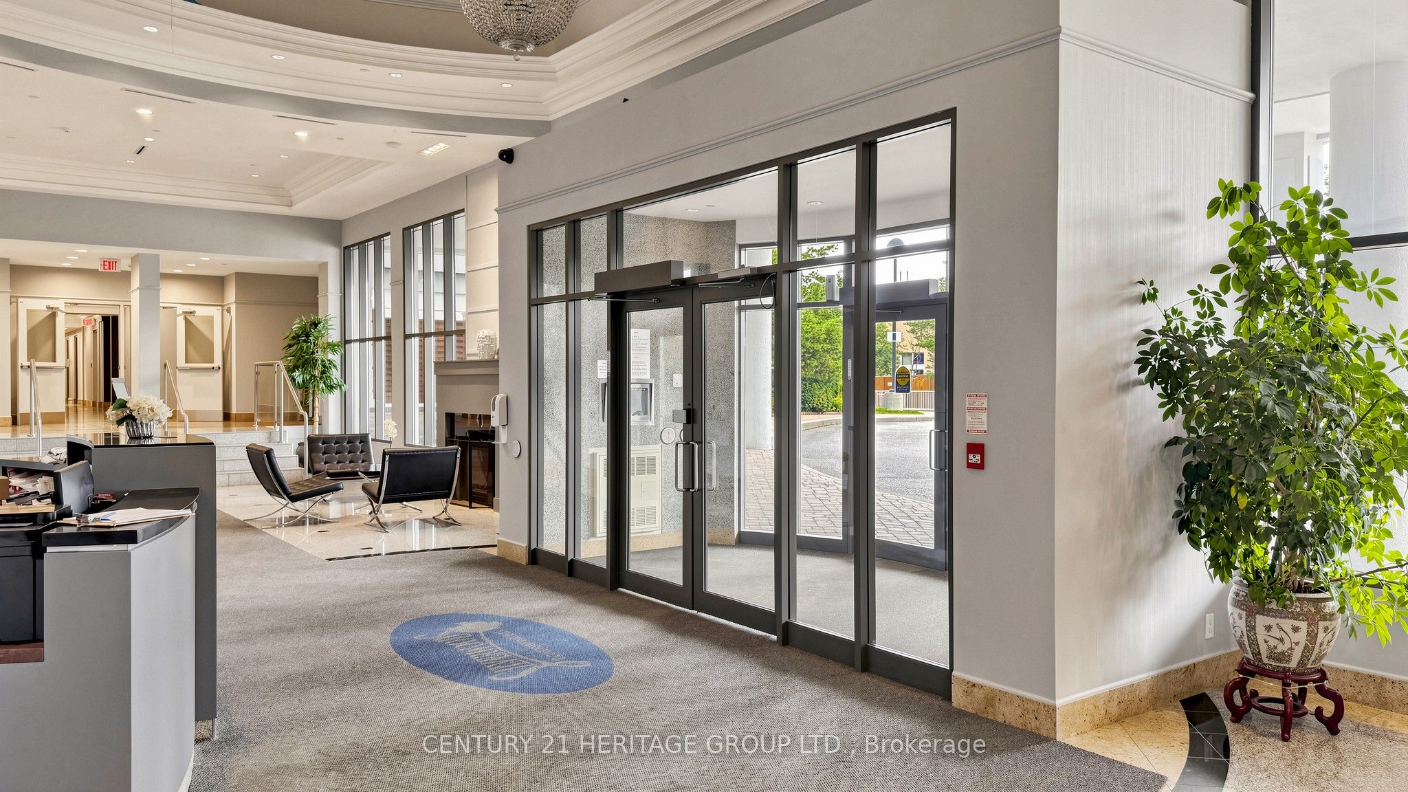 11121 Yonge Street 311, Richmond Hill, ON L4C 0S7 photo 3