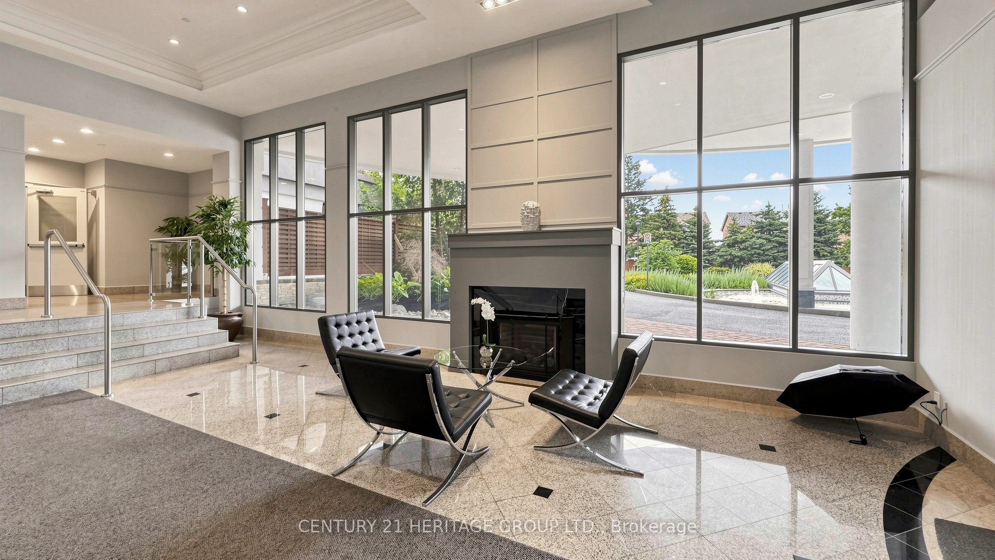 11121 Yonge Street 311, Richmond Hill, ON L4C 0S7 photo 4
