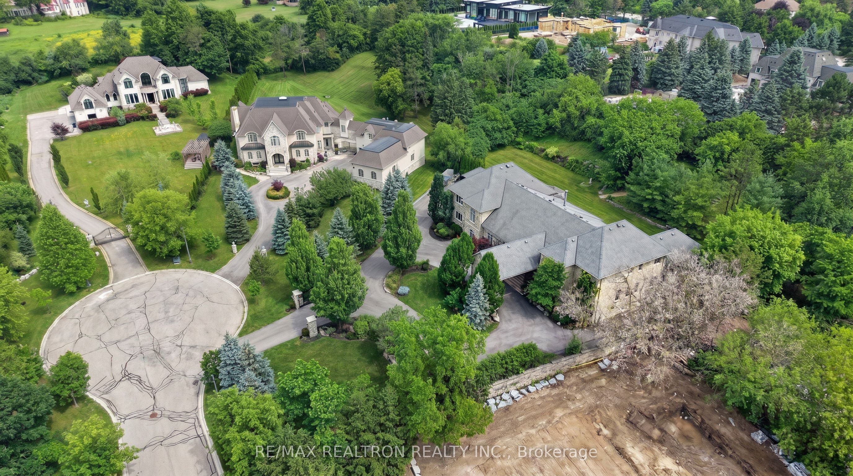 11 Saul Court, Vaughan, ON L6A 3X7 photo 4