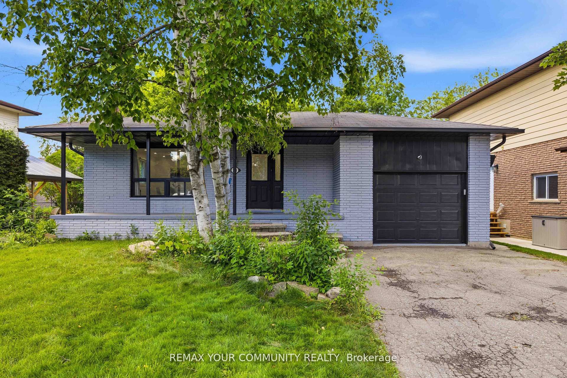 244 East Street, East Gwillimbury, ON L9N 1K8 photo 2