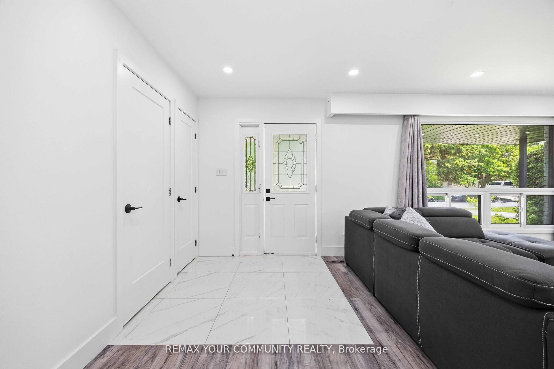 244 East Street, East Gwillimbury, ON L9N 1K8 photo 4