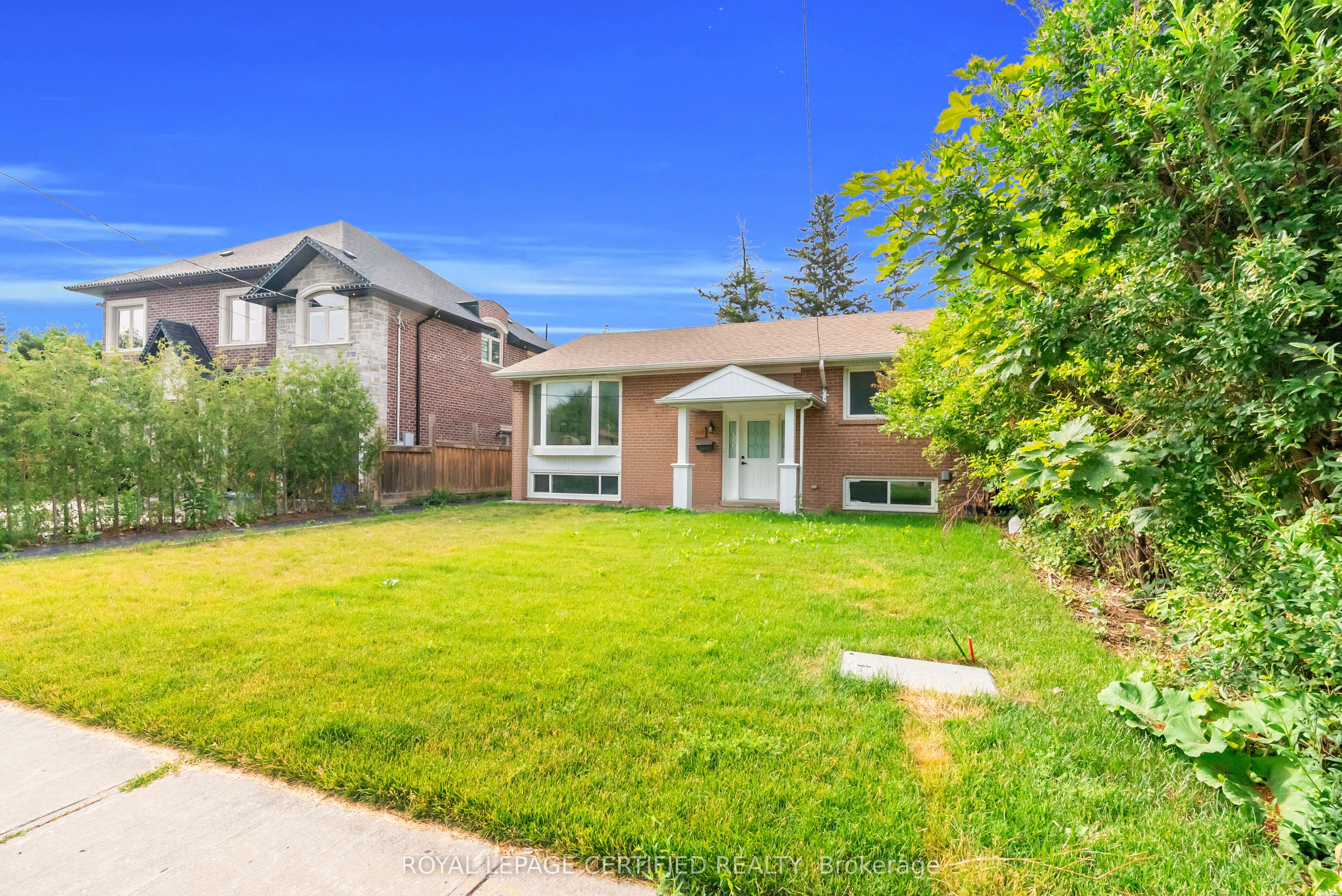 448 Fernleigh Circle S, Richmond Hill, ON L4C 1E6 photo 2