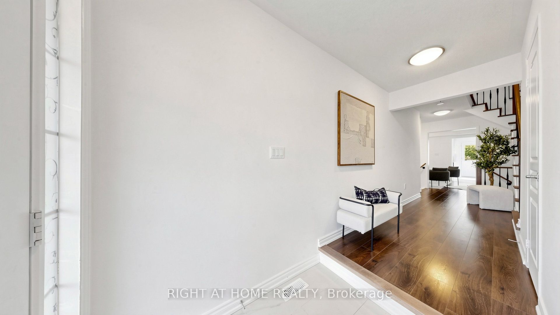 80 Barr Crescent, Aurora, ON L4G 0C1 photo 3