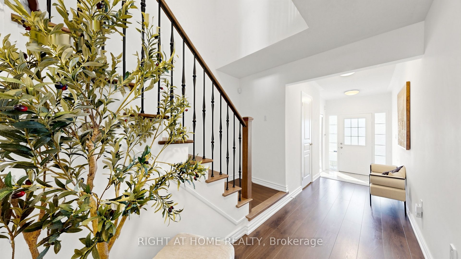 80 Barr Crescent, Aurora, ON L4G 0C1 photo 4