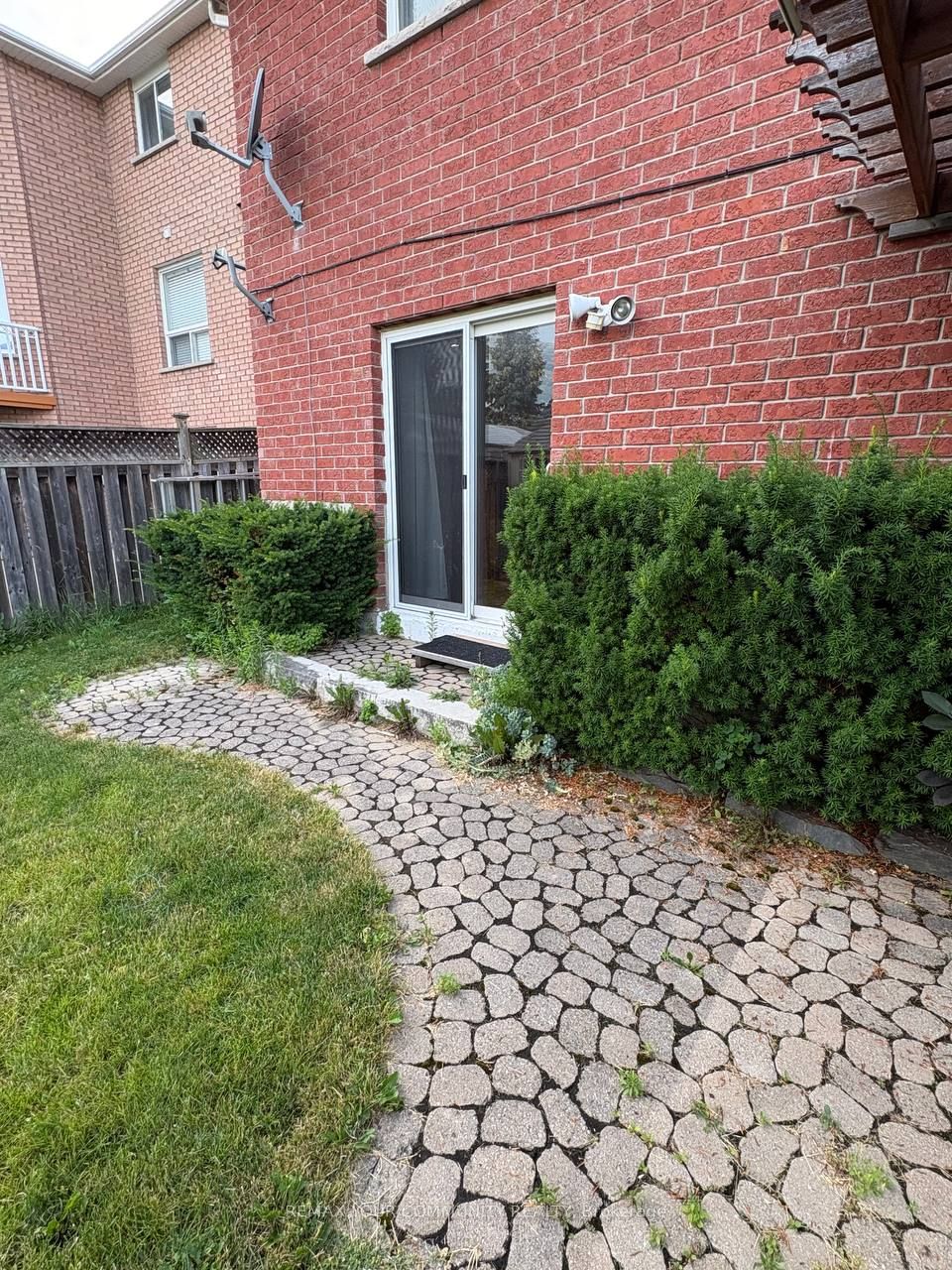 29 Archer Avenue, Bradford West Gwillimbury, ON L3Z 2Y3 photo 2
