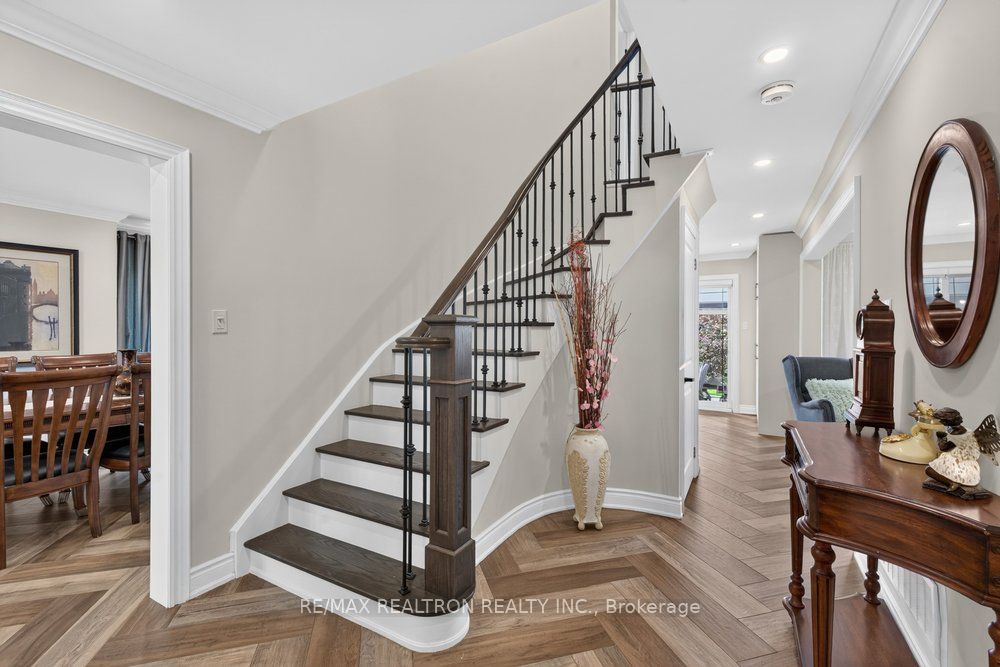 38 Zucchet Court, Vaughan, ON L4L 8T7 photo 5