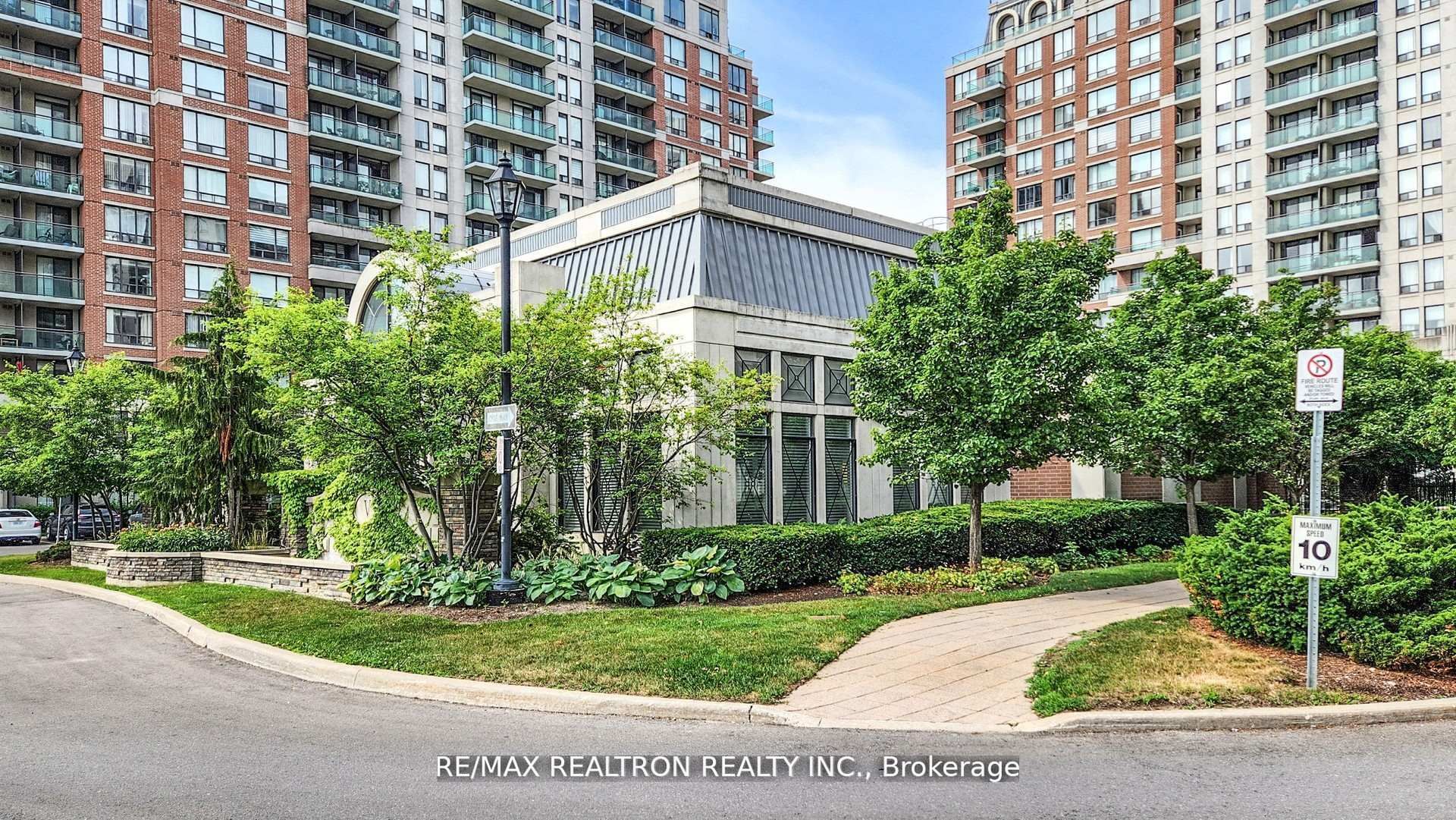 330 Red Maple Road 103, Richmond Hill, ON L4C 0T6 photo 5