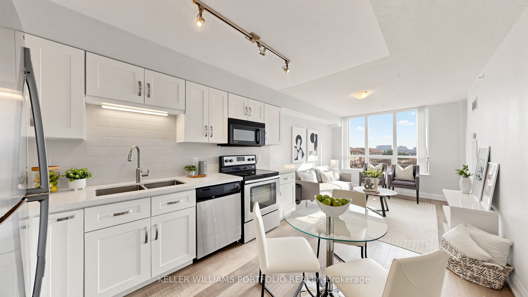 376 Highway 7 303, Richmond Hill, ON L4B 0C7 photo 3