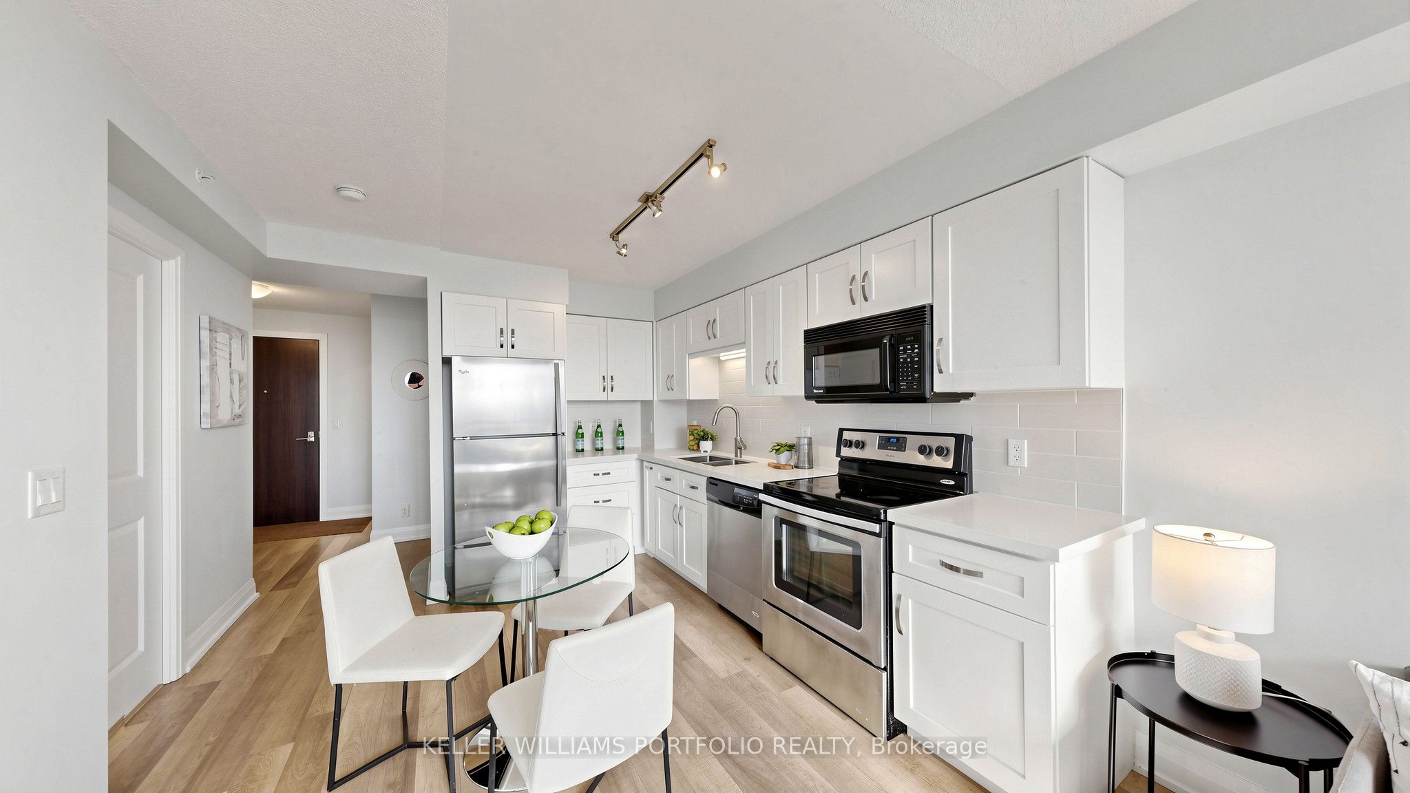 376 Highway 7 303, Richmond Hill, ON L4B 0C7 photo 4
