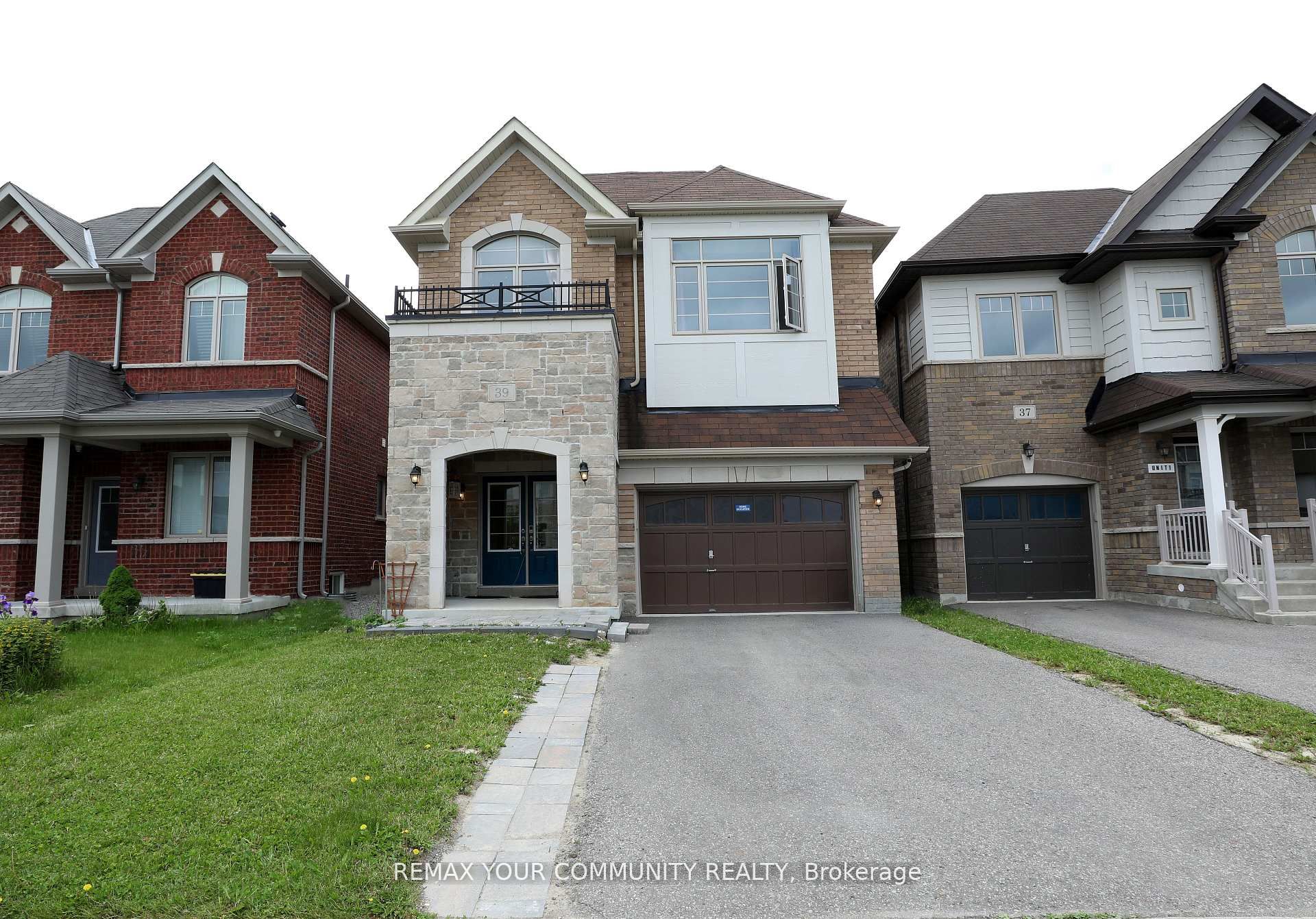 39 Kavanagh Avenue, East Gwillimbury, ON L9N 0P6 photo 2