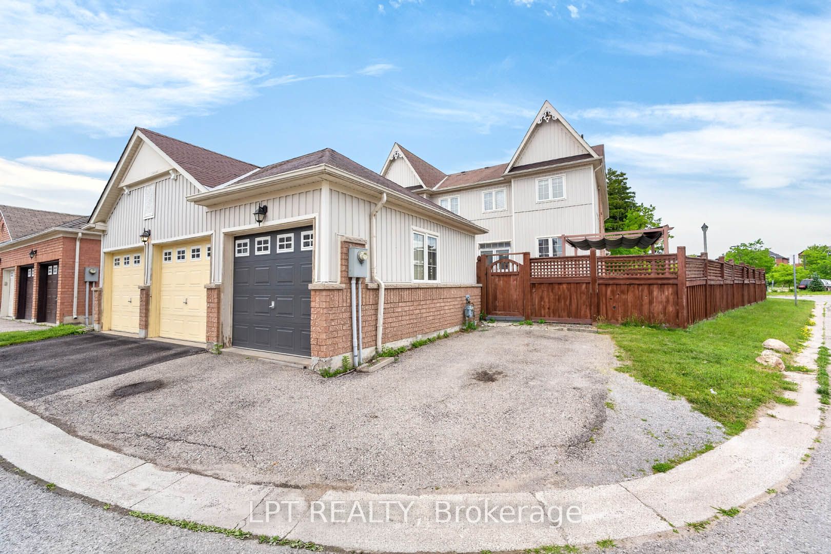 32 William Gaspar Court, Markham, ON L6B 1H8 photo 2