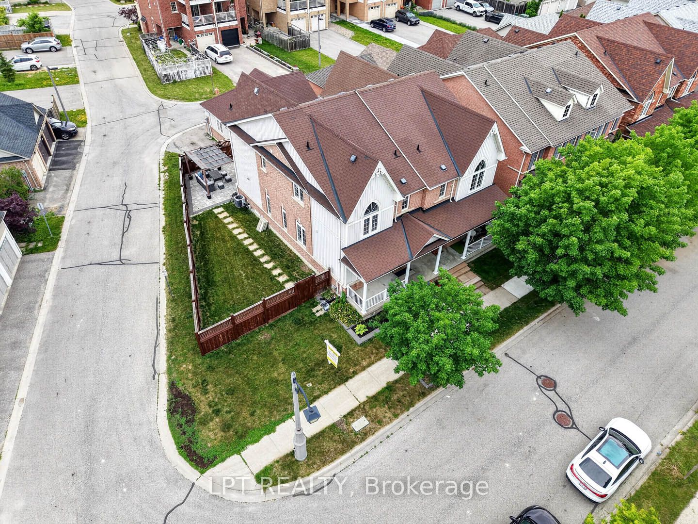 32 William Gaspar Court, Markham, ON L6B 1H8 photo 3